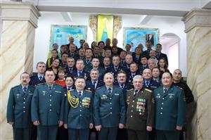 Равнение на интернационалистов!