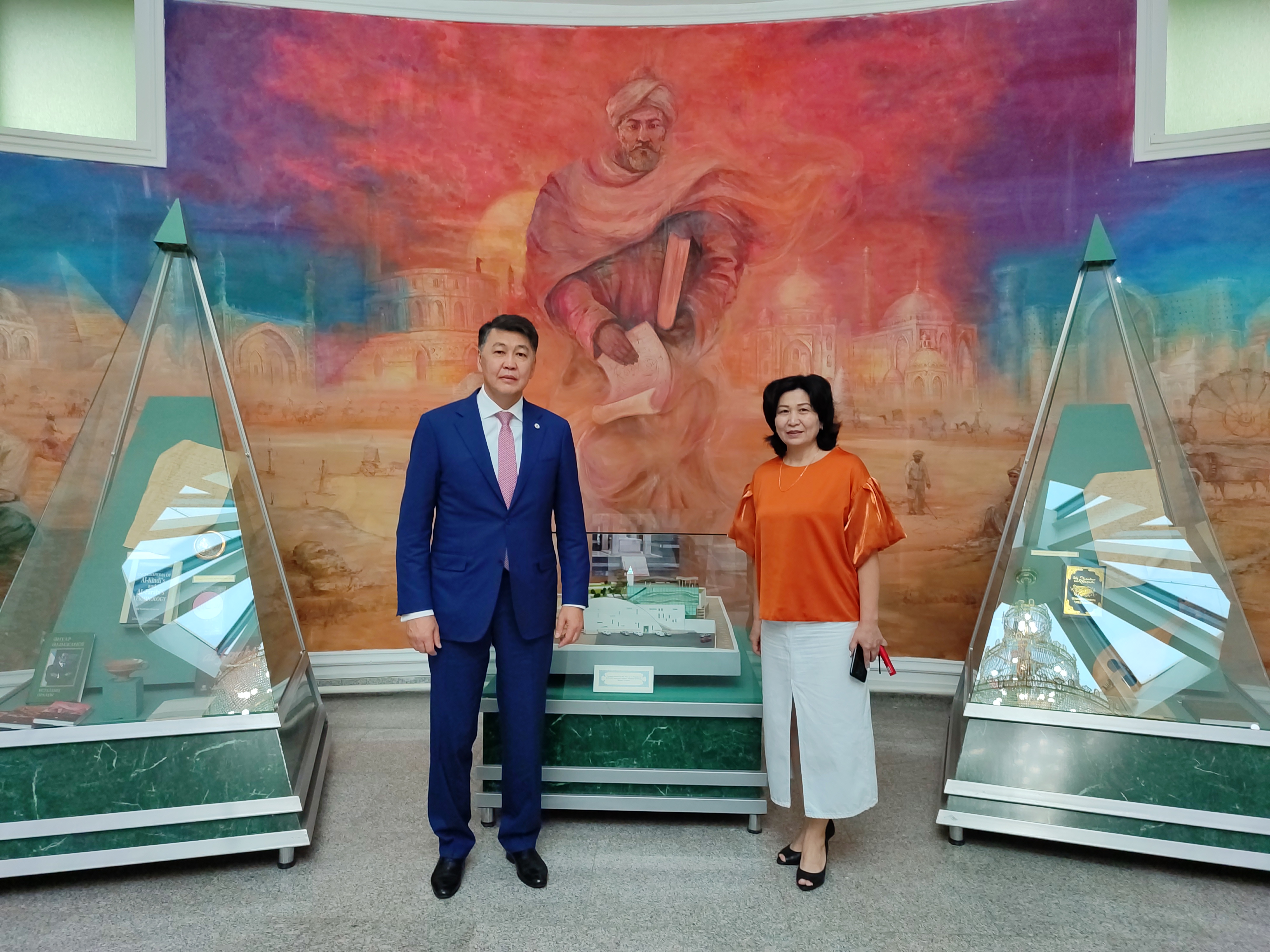 Al-Farabi KazNU hosted a meeting of the university management with the Director General of the Islamic Organization for Food Security Berik Aryn