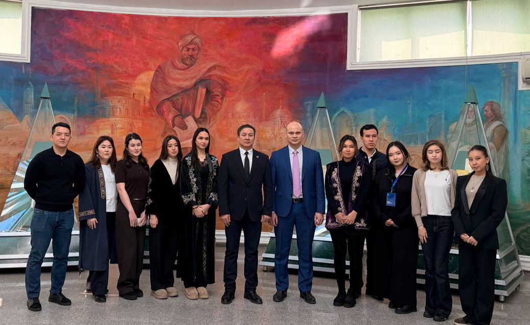 Visit of the Delegation from the Institute of Legislation and Comparative Law under the Government of the Russian Federation to the KazNU Museum