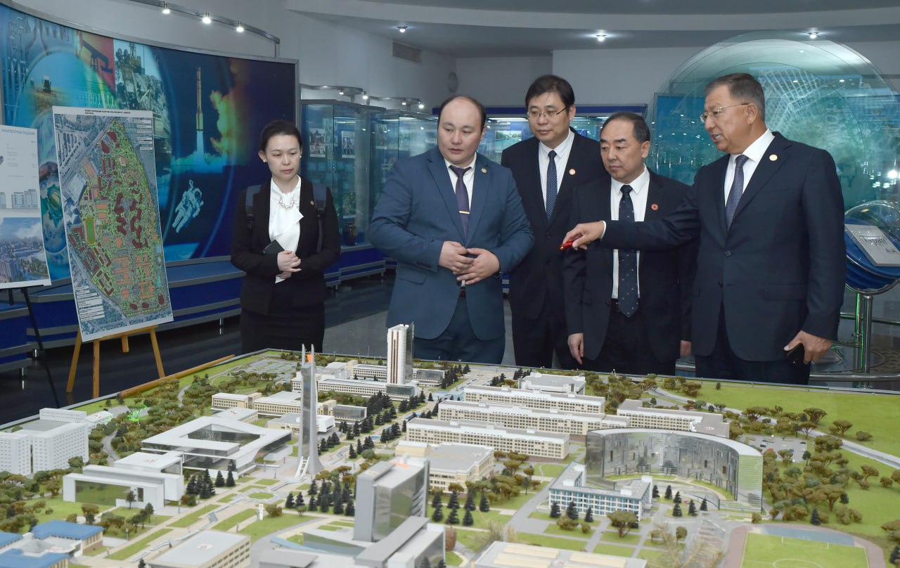 Chairman of the Board - Rector of Al-Farabi Kazakh National University Zhanseit Tuimebayev held a meeting with Vice President of Northwest Polytechnic University (PRC) Yue Xiaokui