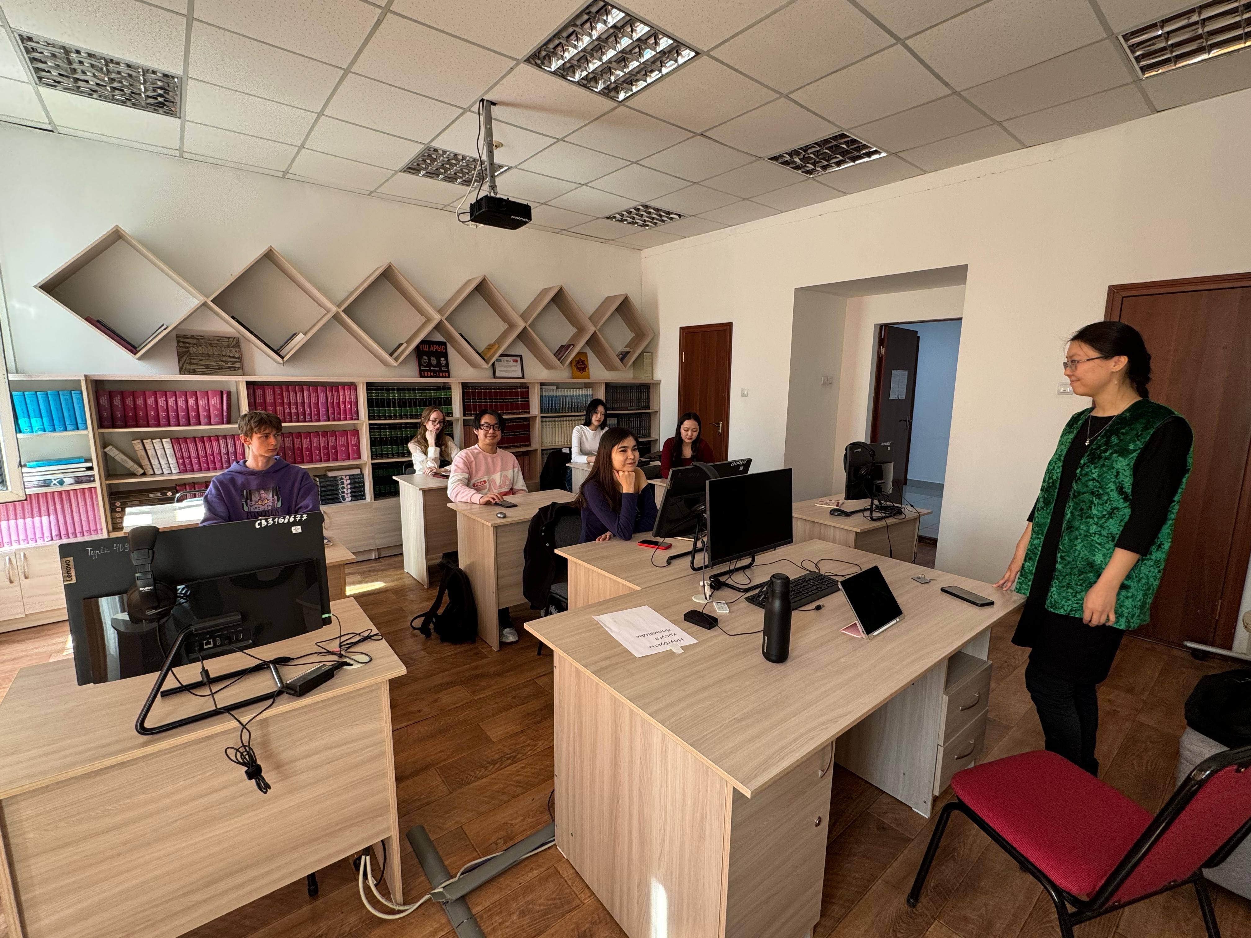 Language Bridge: How KazNU Students Learn Chinese and Russian Through Cultural Dialogue