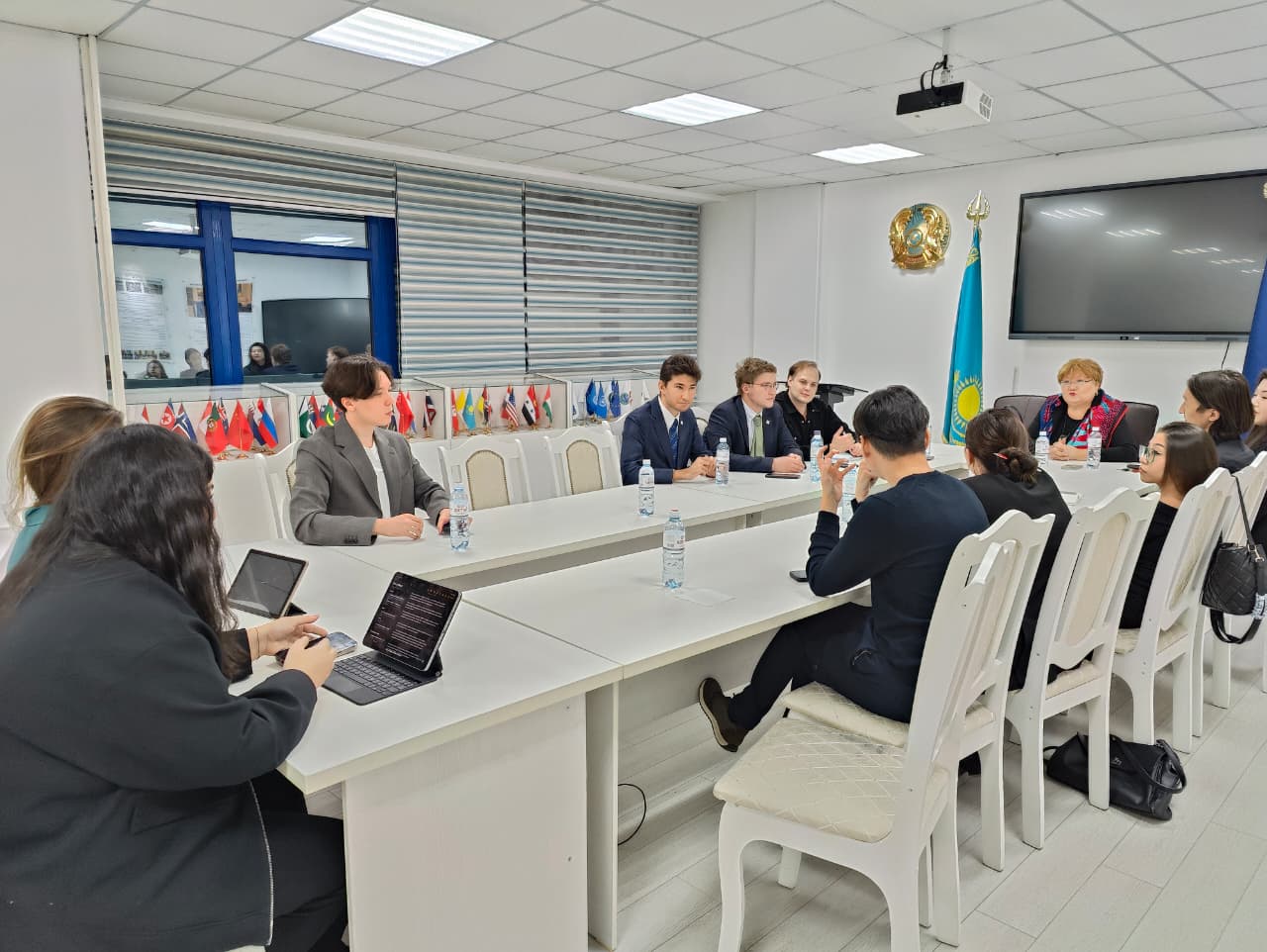 Тhe Faculty of International Relations hosted a round table with the participation of master’s students of Al-Farabi Kazakh National University specializing in “International Relations” and “Regional Studies,” as well as members of a MGIMO