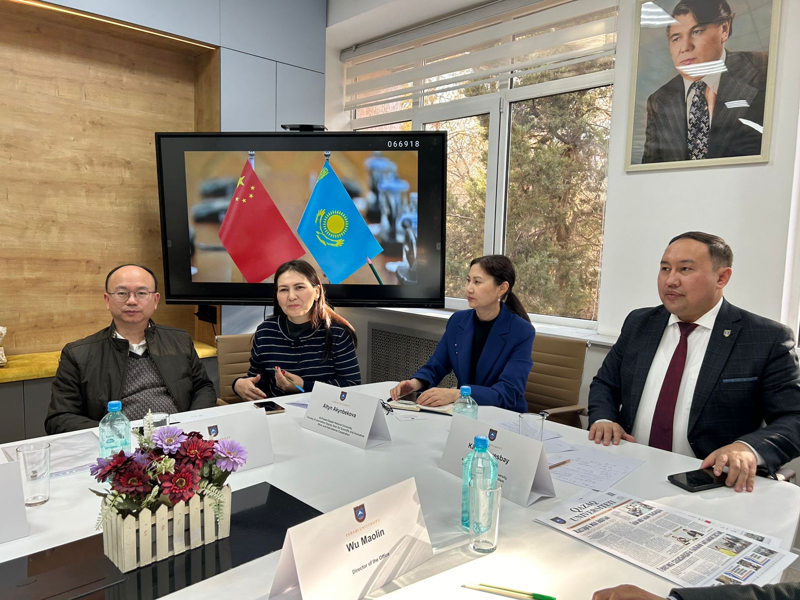 The delegation of China’s Wenhui Daily held a meeting with the Faculty of Journalism.