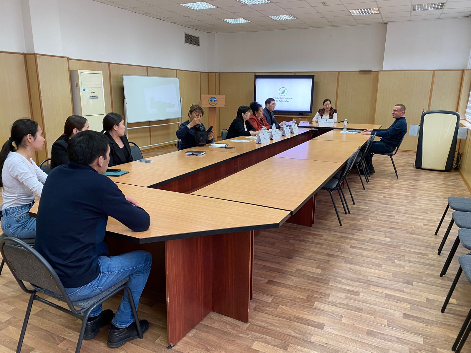Within the framework of SDG 7, a meeting was held with the director of Project Alice