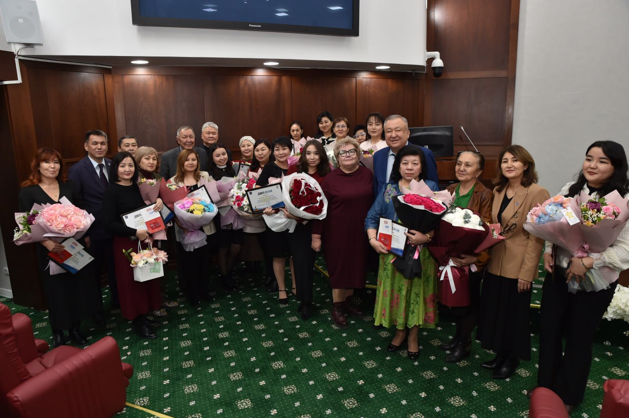 Награждены лучшие сотрудники