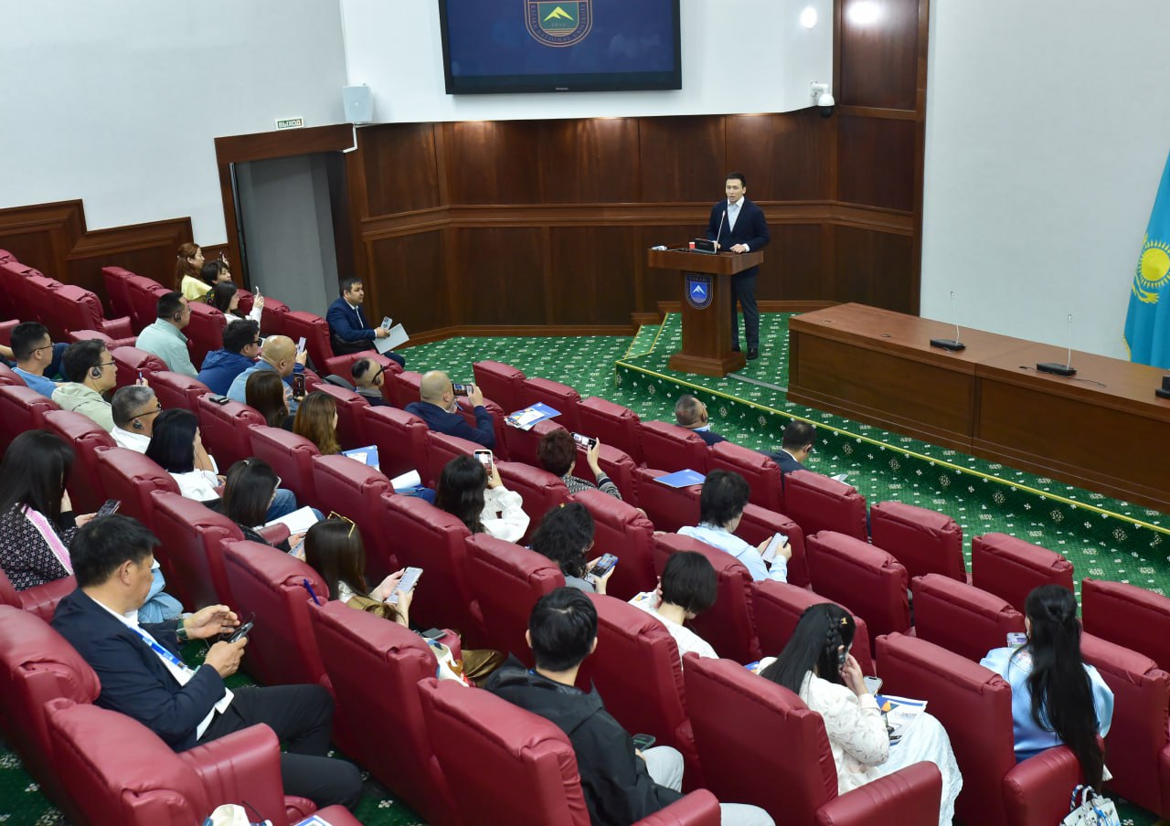 Promising partnership of business schools