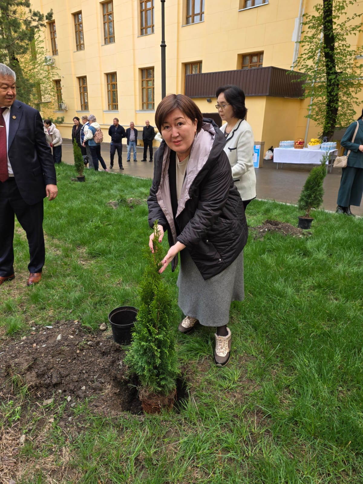 Opening of the “Alley of Science” in Almaty: Participation of al-Farabi Kazakh National University Representatives in an Environmental Initiative