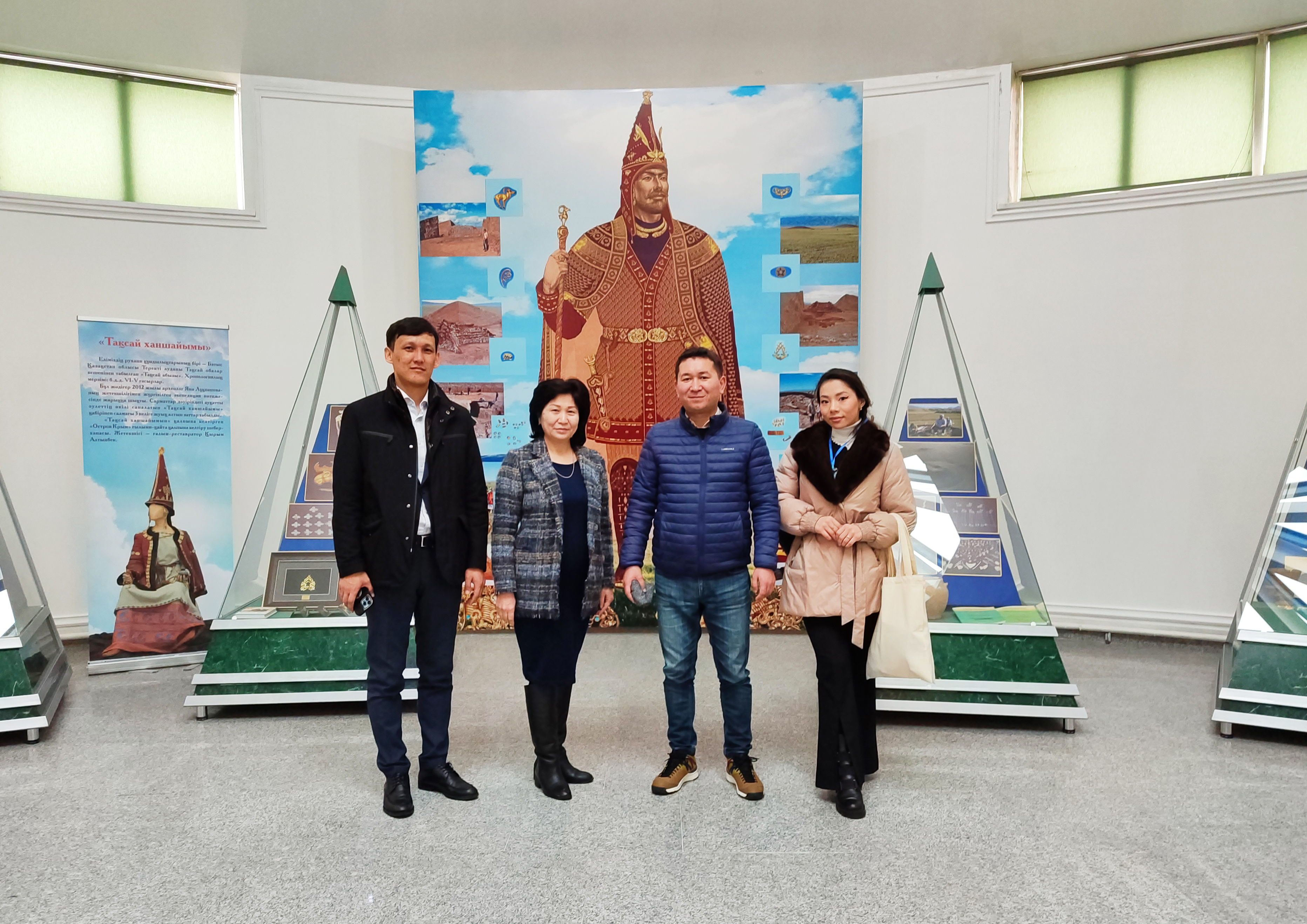 The delegation of the KSU "Tourist Information Center "Visit Shymkent" of the Department of Tourism and External Relations of Shymkent visited the KazNU Museum
