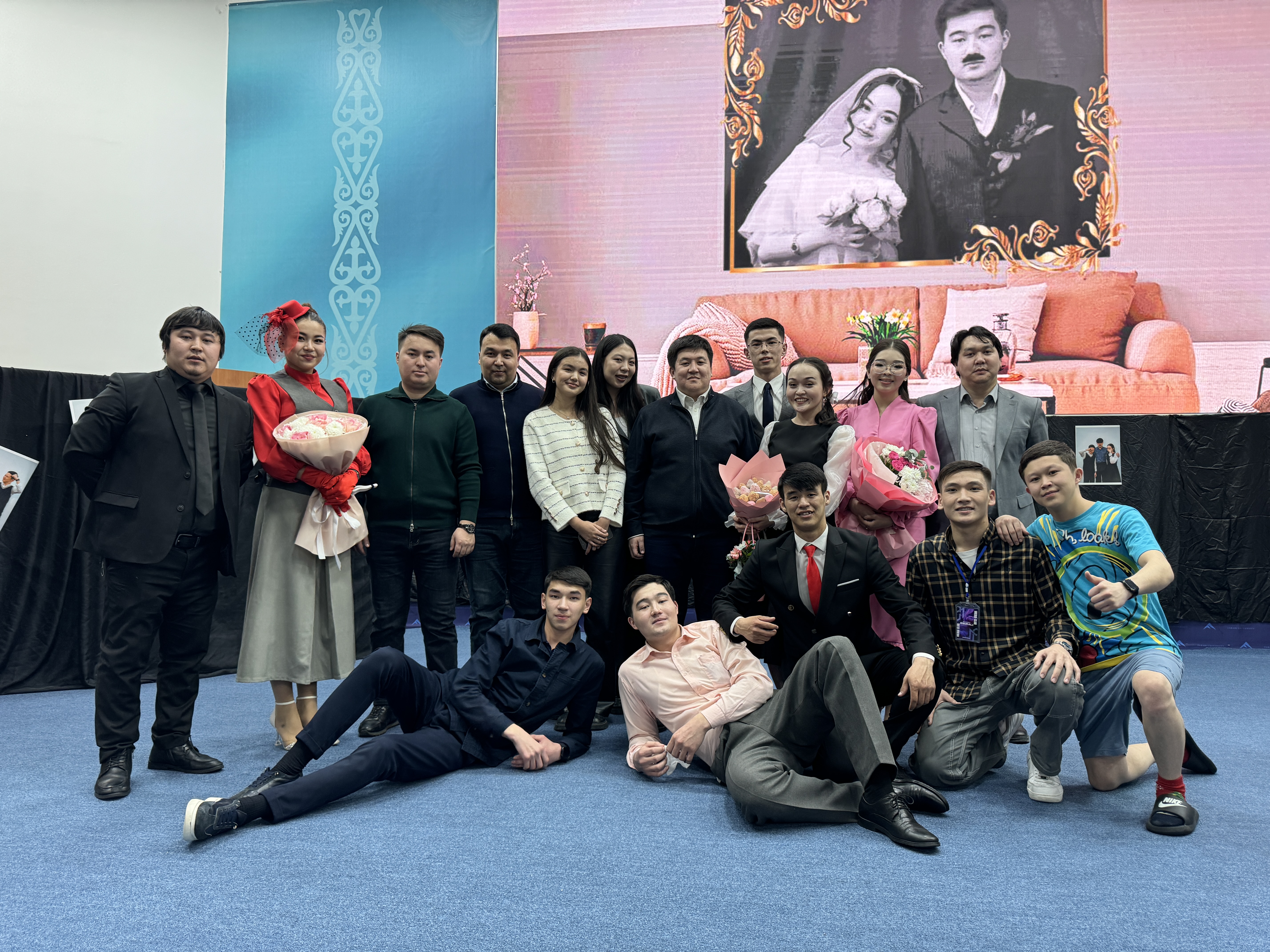 The BIZ Student Theater presented the play "Apatai"
