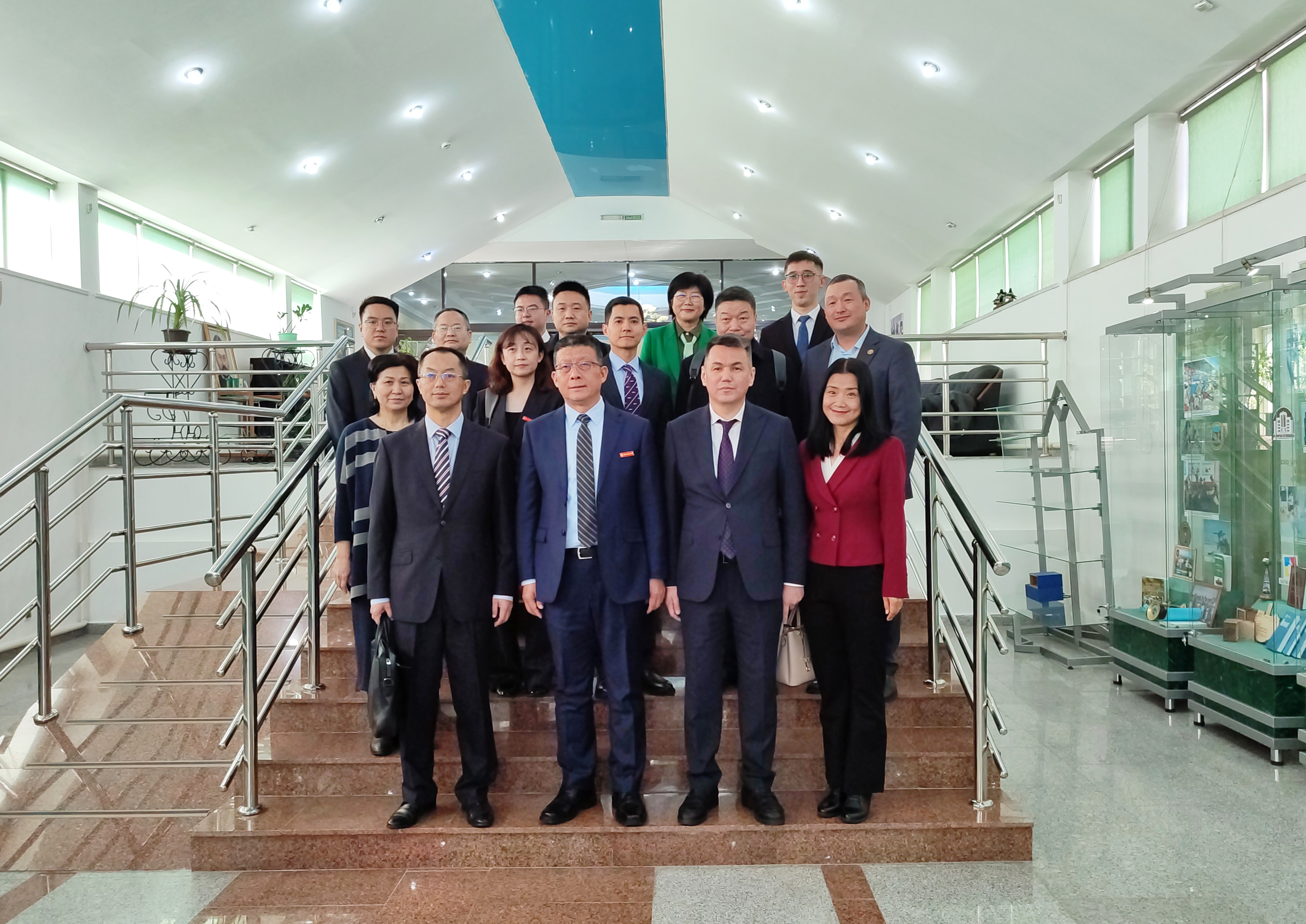 A delegation from the Northwestern University of Political Science and Law, headed by Party Secretary Zhao Wandong, arrived with KazNU for in-depth research in the field of law and exchange of experience