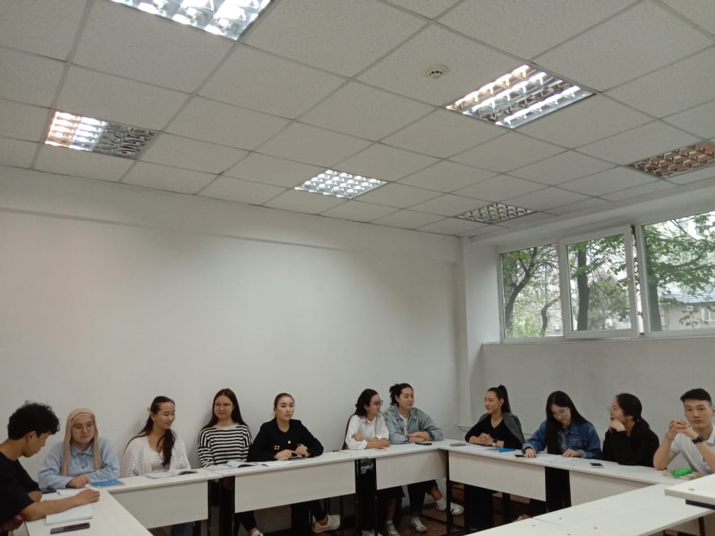 Дөңгелек үстел «Гендірлік теңсіздік деңгейін төмендету»
