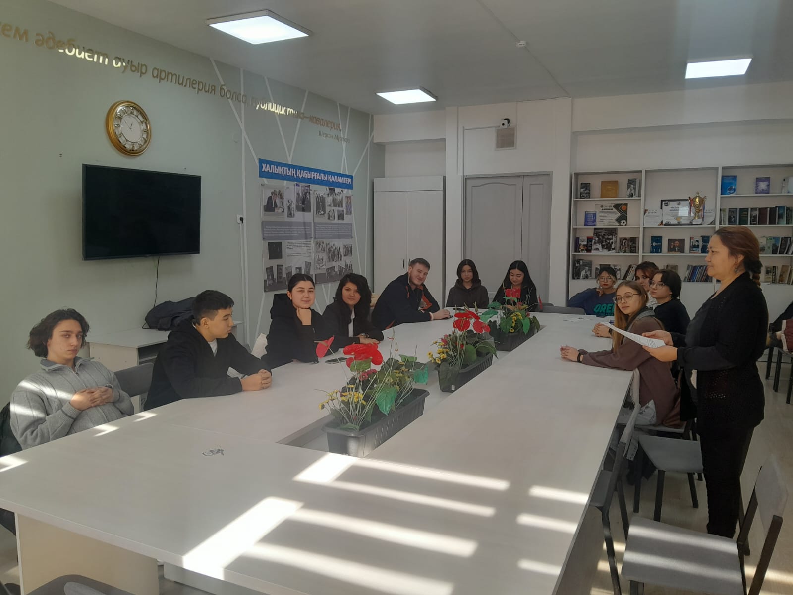"Advisor's Hour" with the first year students of the Faculty of Journalism