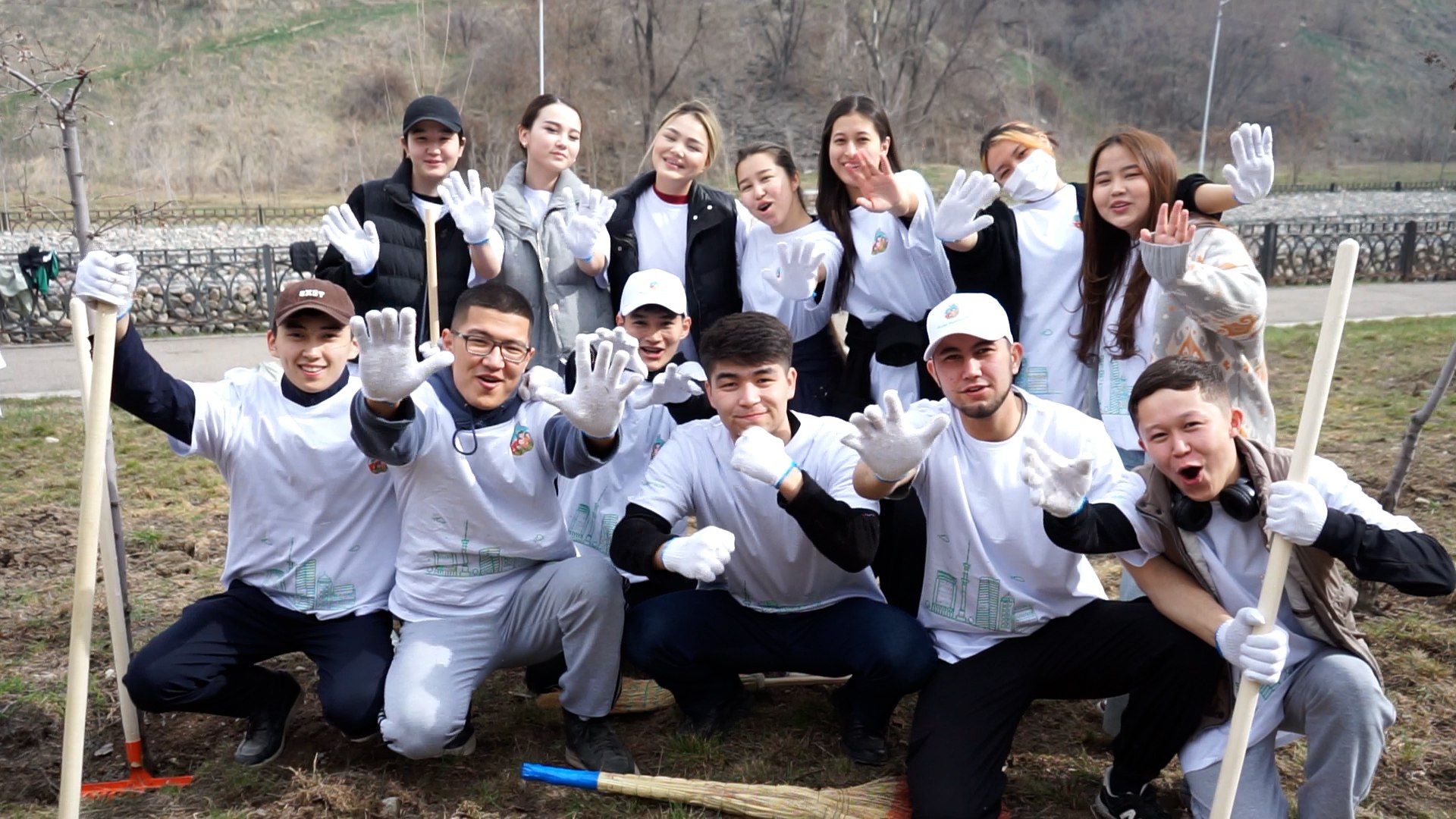 KazNU students took part in the cleaning of the city