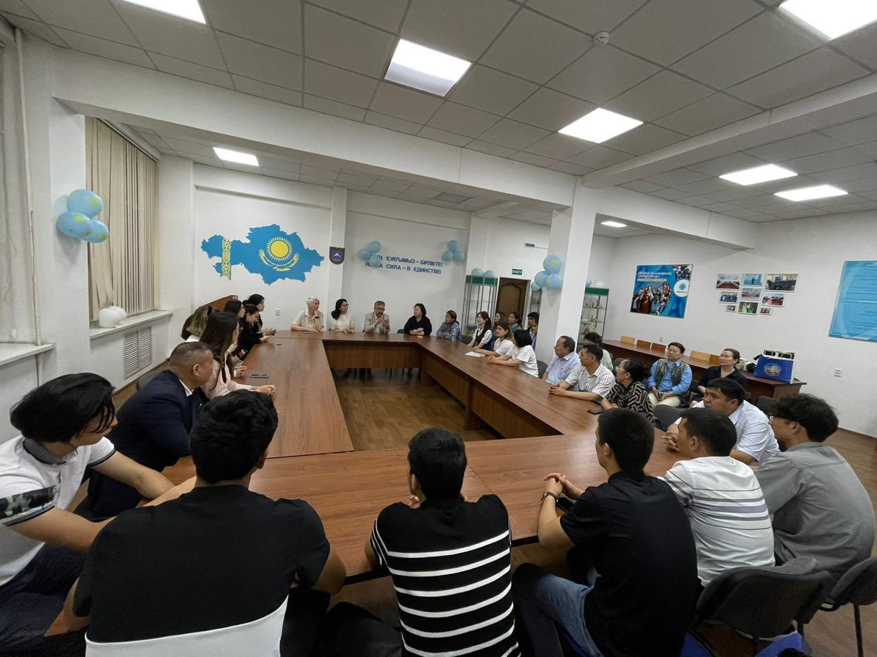 A round table on the topic “What contribution can I make to promoting reforms in New Kazakhstan?”