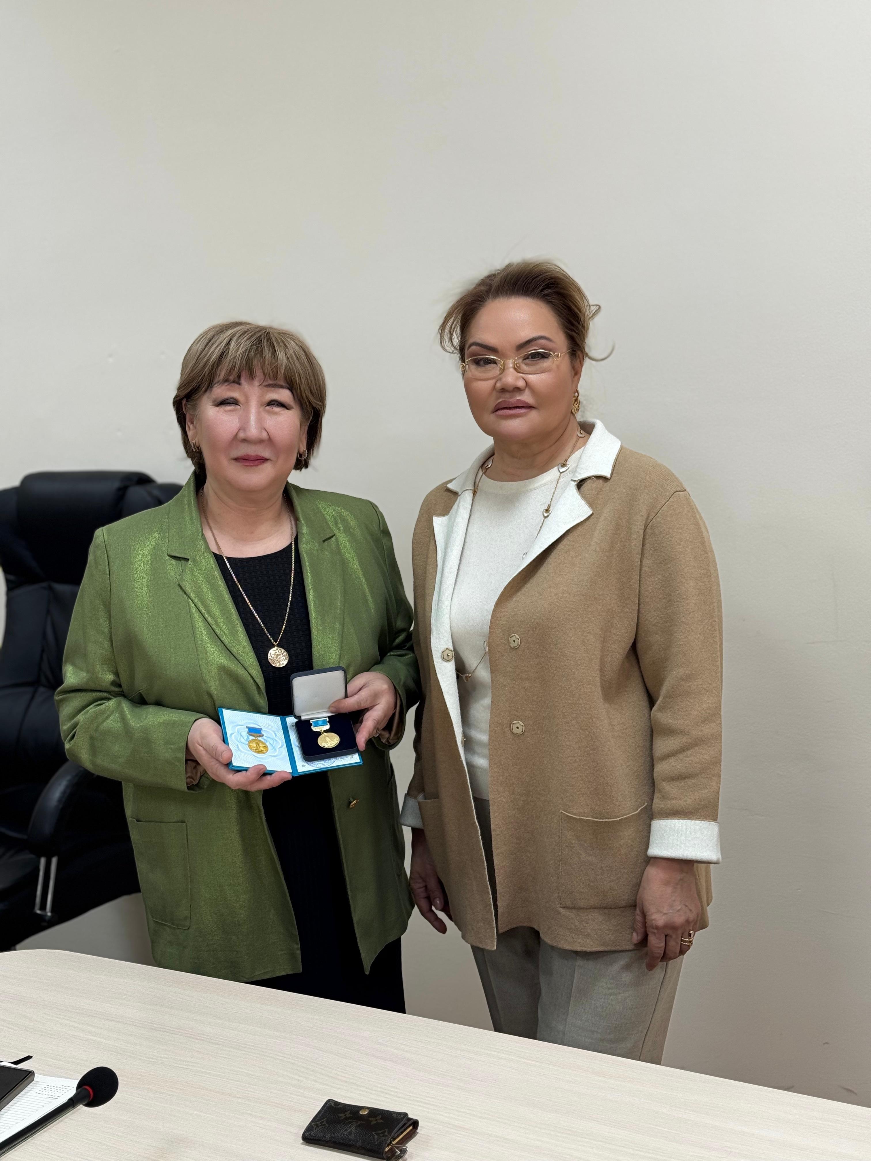 Gulsym Mazhkenovna Sharipova awarded the “Eren enbegi ushin” medal