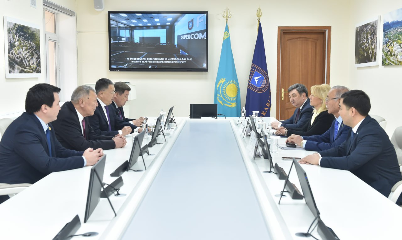The Senate deputies got acquainted with the KazNU development plan