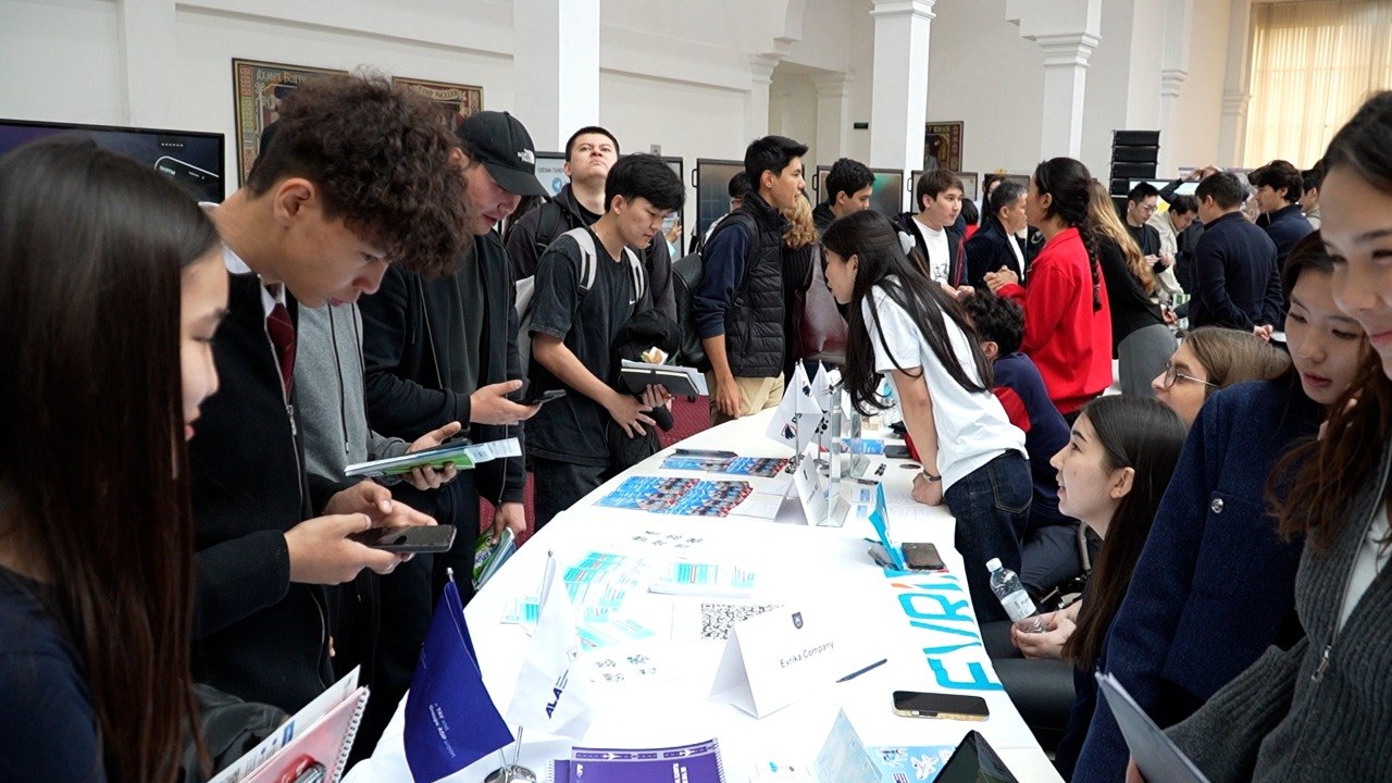 KazNU hosted a new format job fair