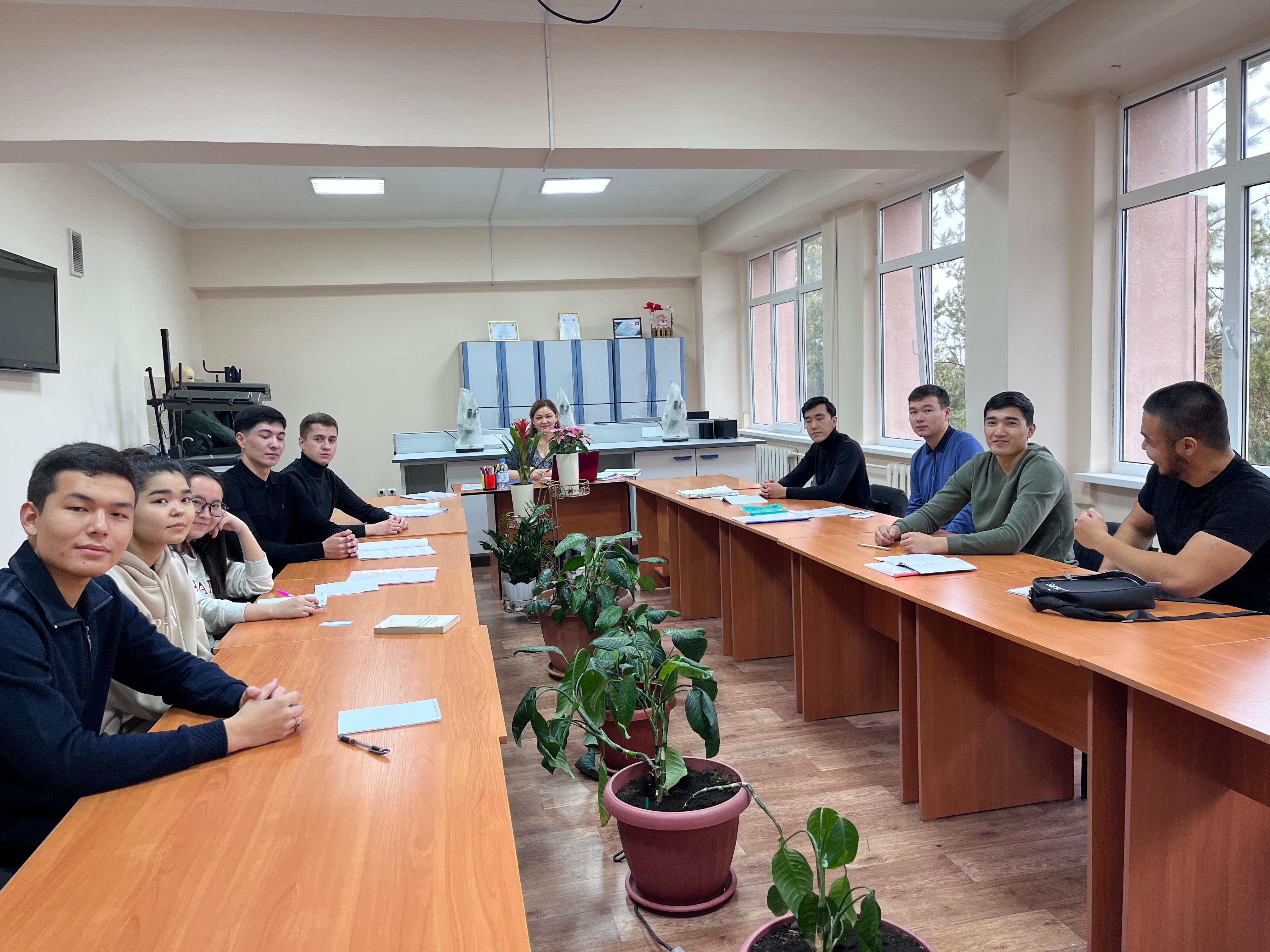 Круглый стол "Страна без единства изнашивается, страна с сильным единством обгоняет"