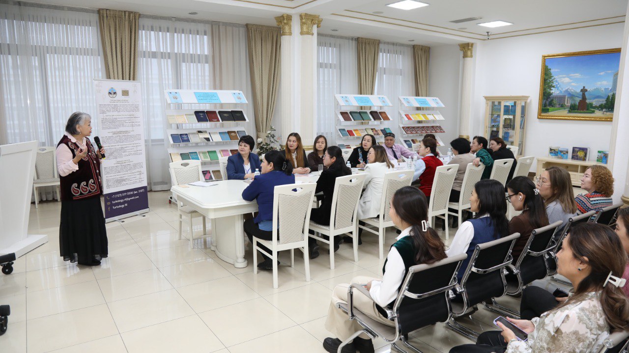 Рассмотрена преемственность тюркских языков и цивилизации