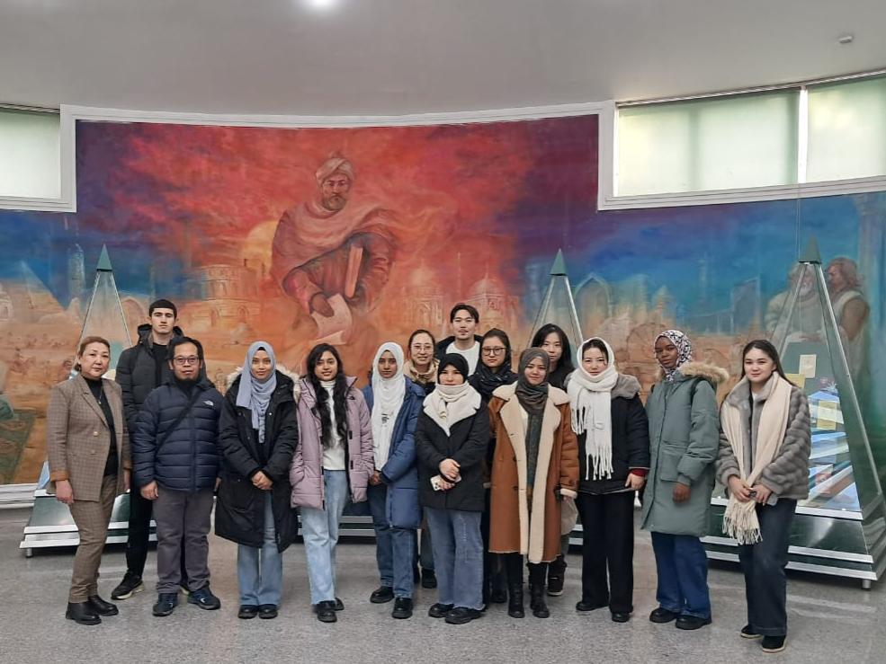 International Students Visit the KazNU Museum