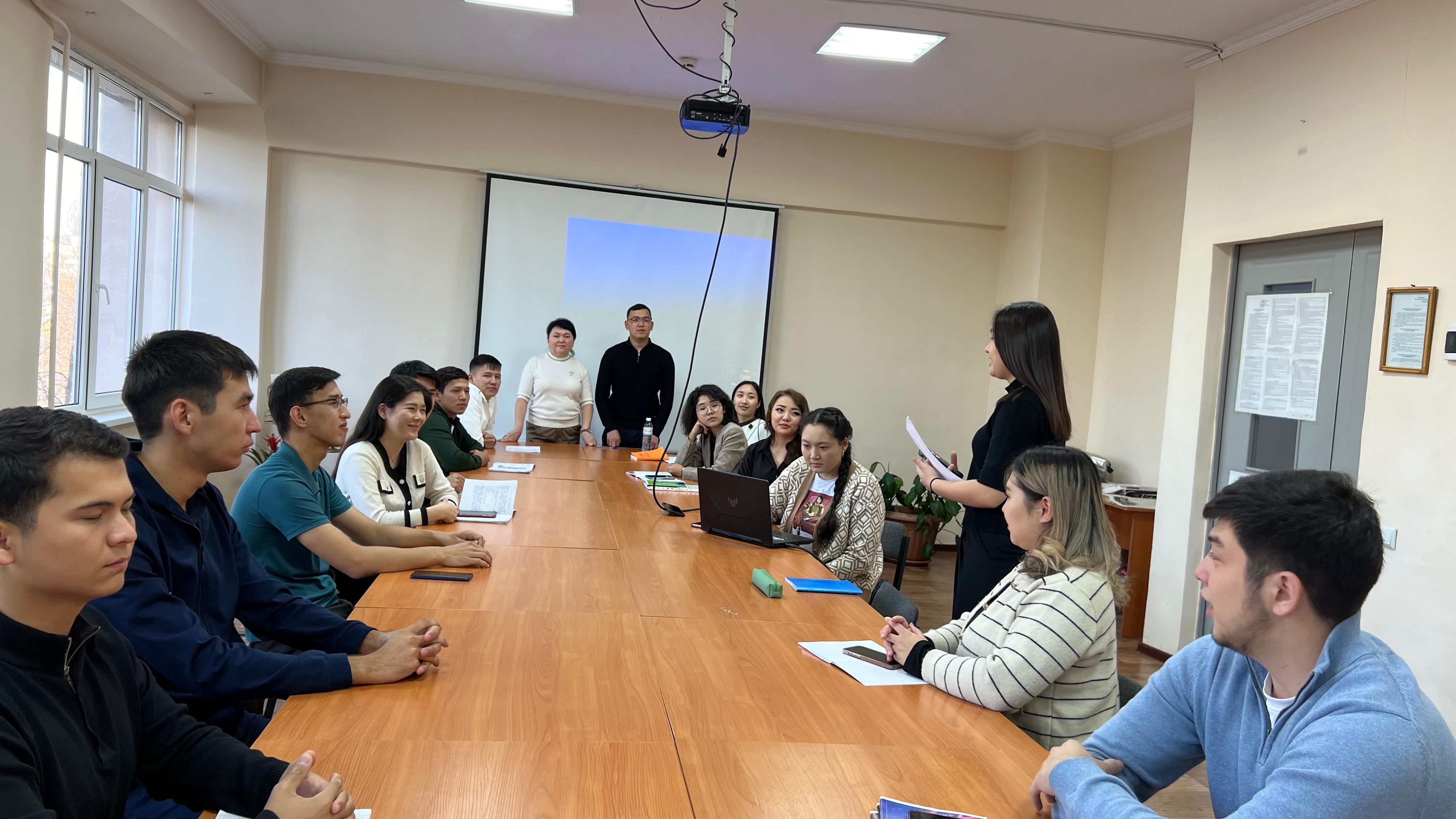 «Әйелдер мен ерлердің қоғамдағы рөлі, маңыздылығы Қазақстандағы гендерлік теңдік, гендерлік теңдік» тақырыбында дөңгелек үстел