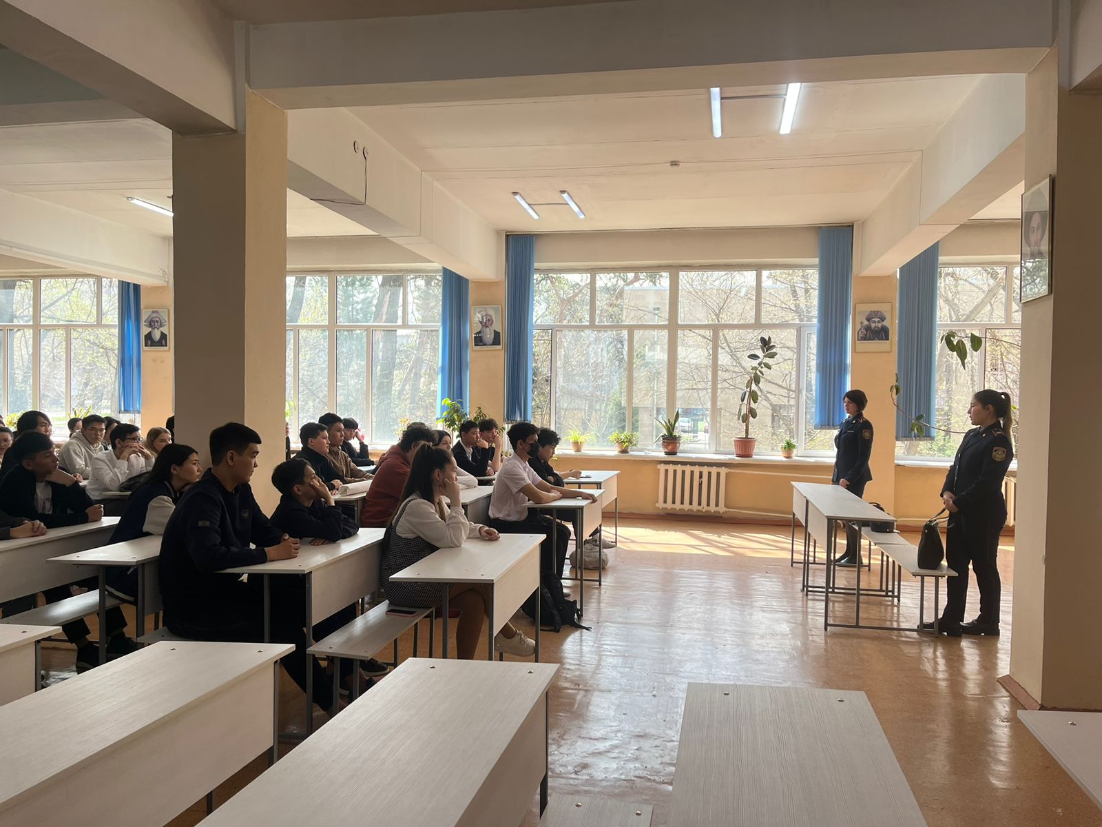 Career guidance work among college students