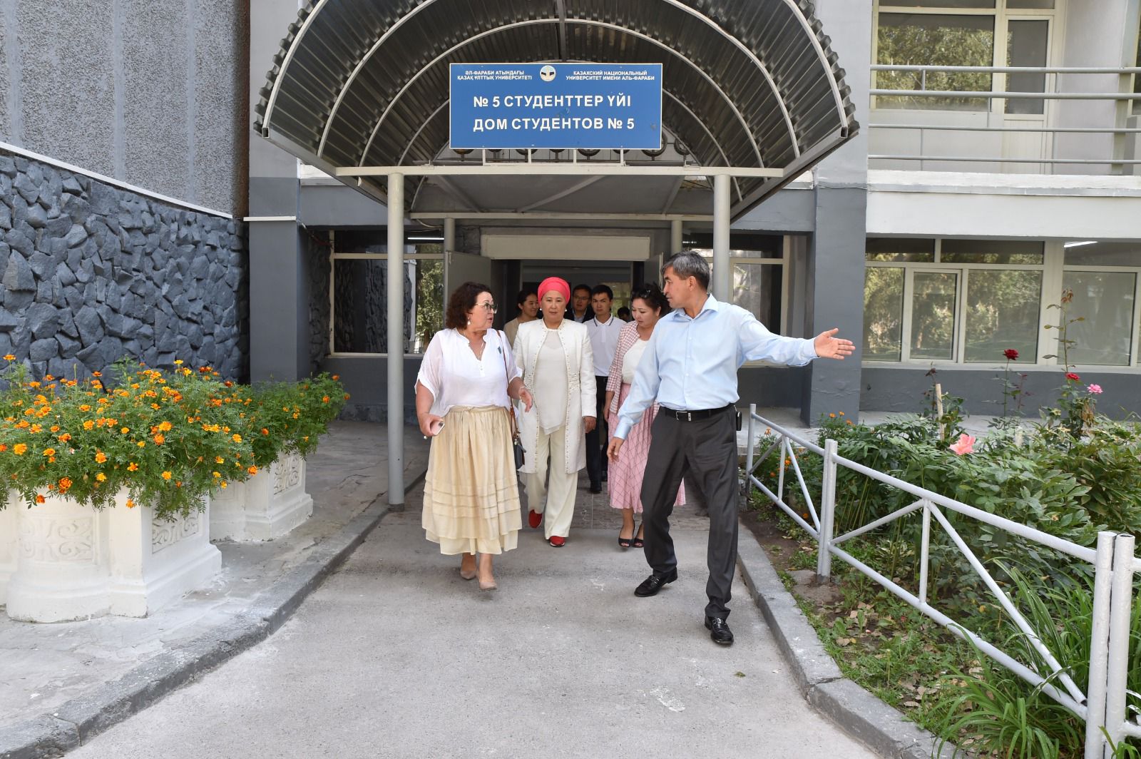 Irina Vladimirovna and Gulnar Mansurovna visited the KazNU