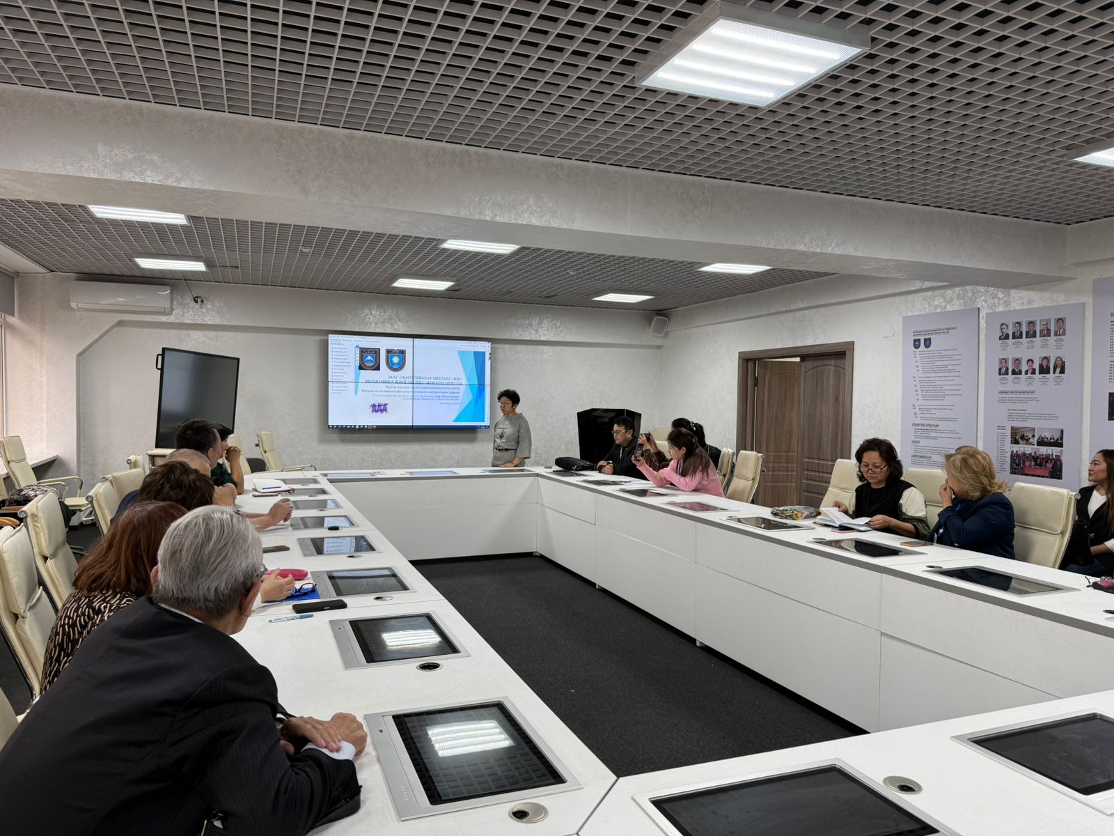 Workshop on Modern Research Methods Held at the Higher School of Economics and Business