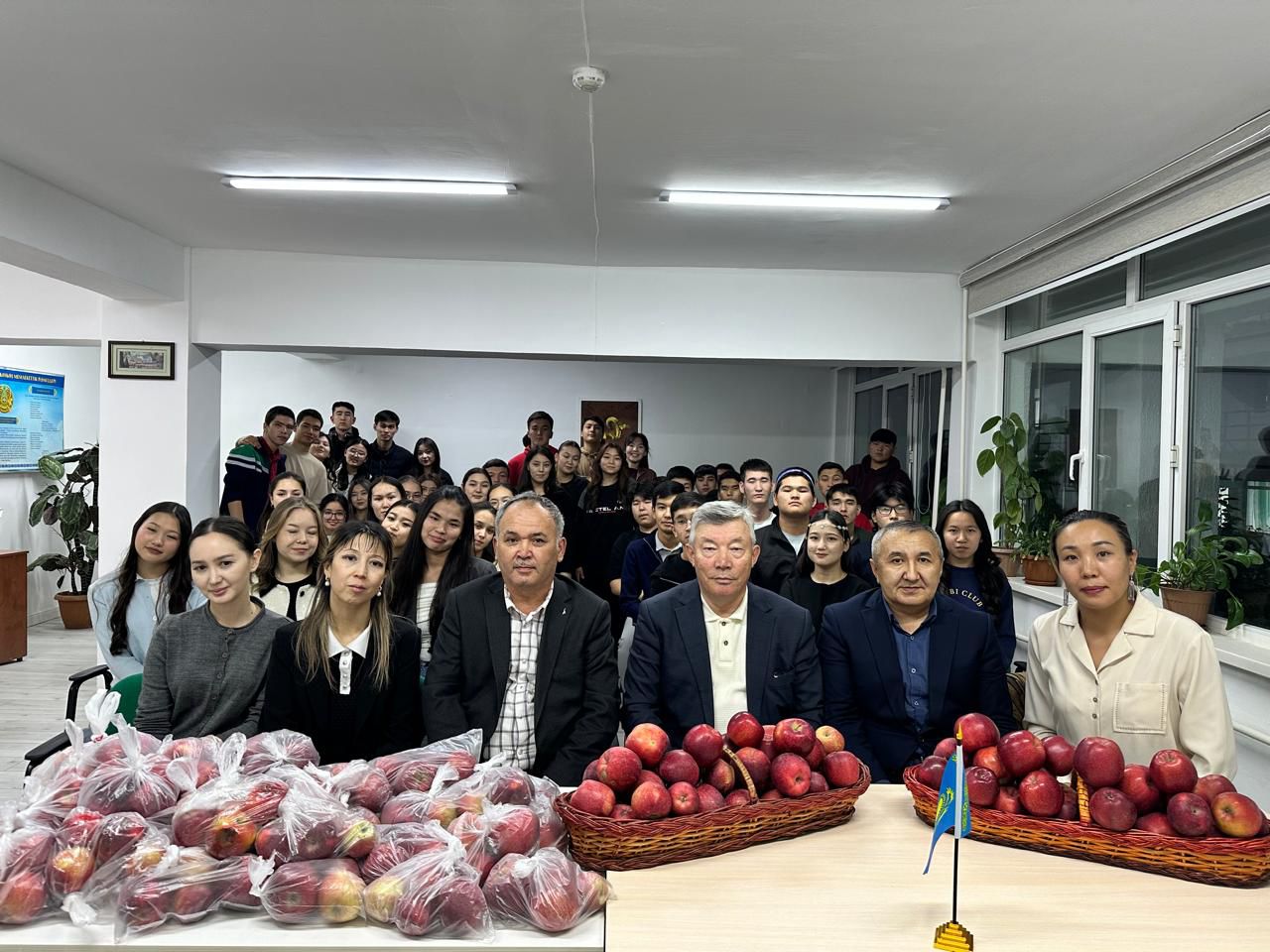ЦУР-2: В студенческом доме №10 состоялось мероприятие «Alma party»