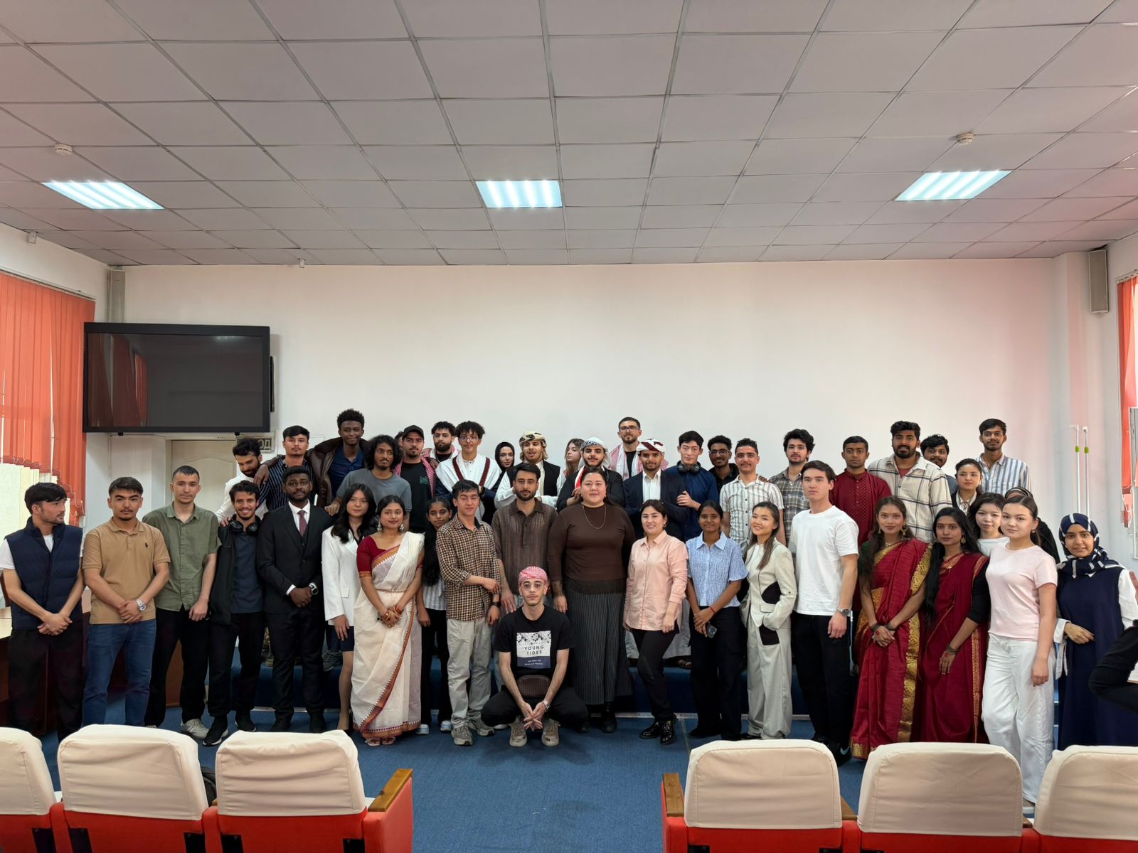 On May 1st, in celebration of the Day of Unity of the People of Kazakhstan, a congratulatory event was held for students and faculty at the Faculty of Medicine and Healthcare of Al-Farabi Kazakh National University.