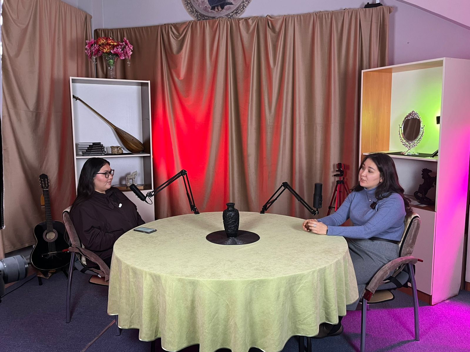 Faculty of International Relations Launches New Podcast: First Episode of “Bailanysta FMO” Released