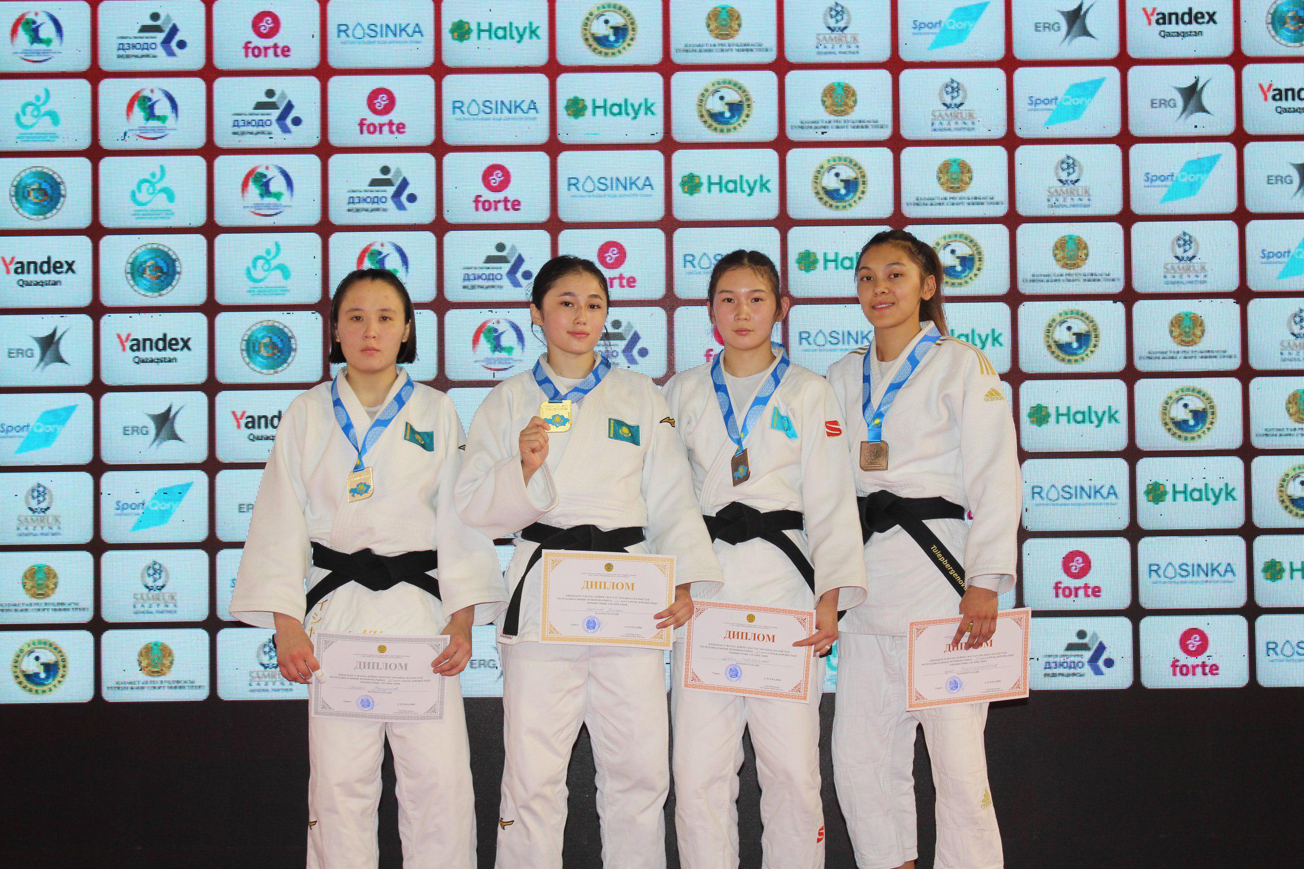 Мурадимова Айшабиби завоевала серябряную медаль на Чемпионате РК по дзюдо