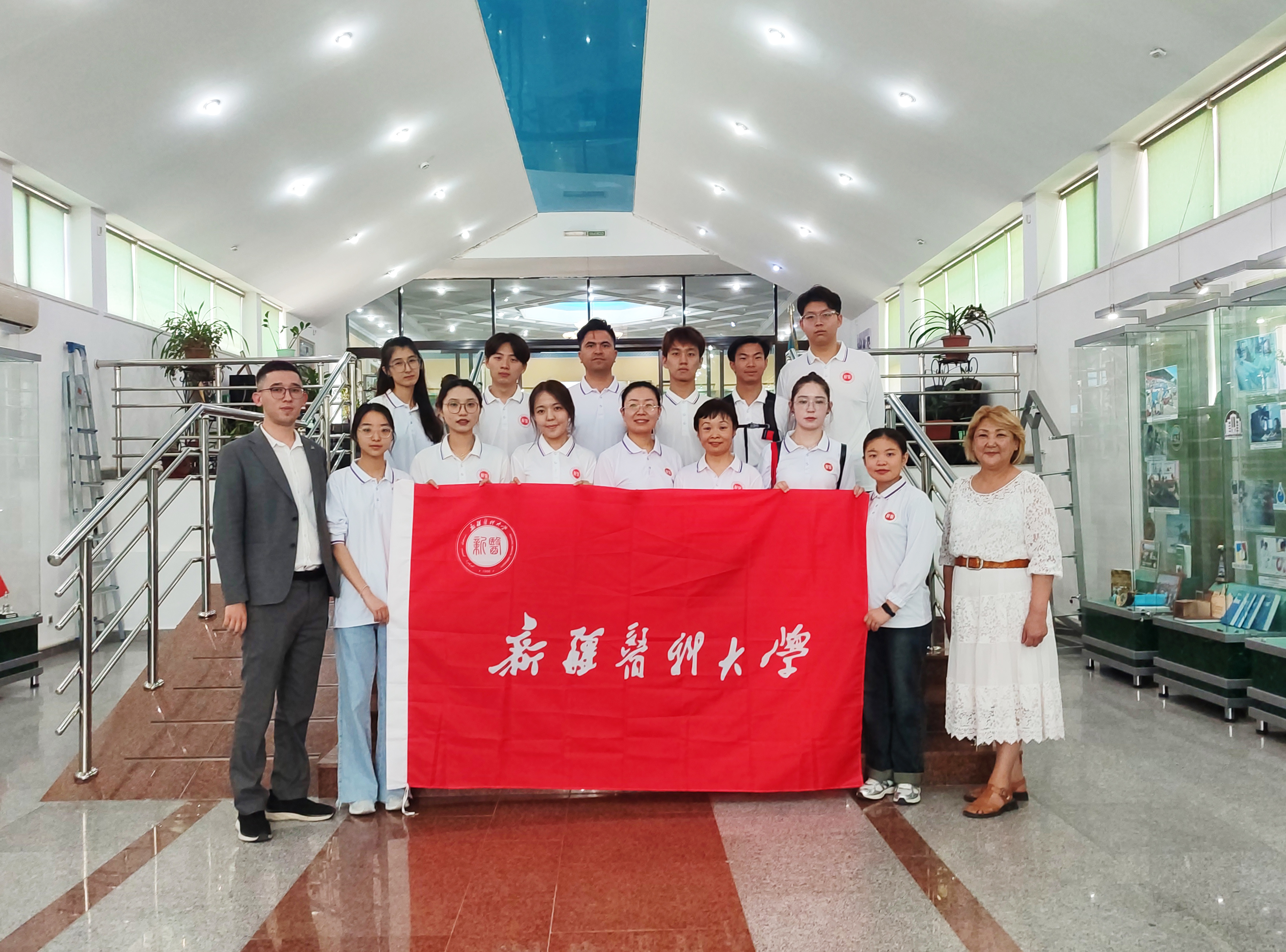 A sightseeing tour of the museum was conducted for participants of the first summer school of medicine with Xinjiang Medical University (PRC), organized by the Faculty of Medicine and Healthcare of Al-Farabi Kazakh National University