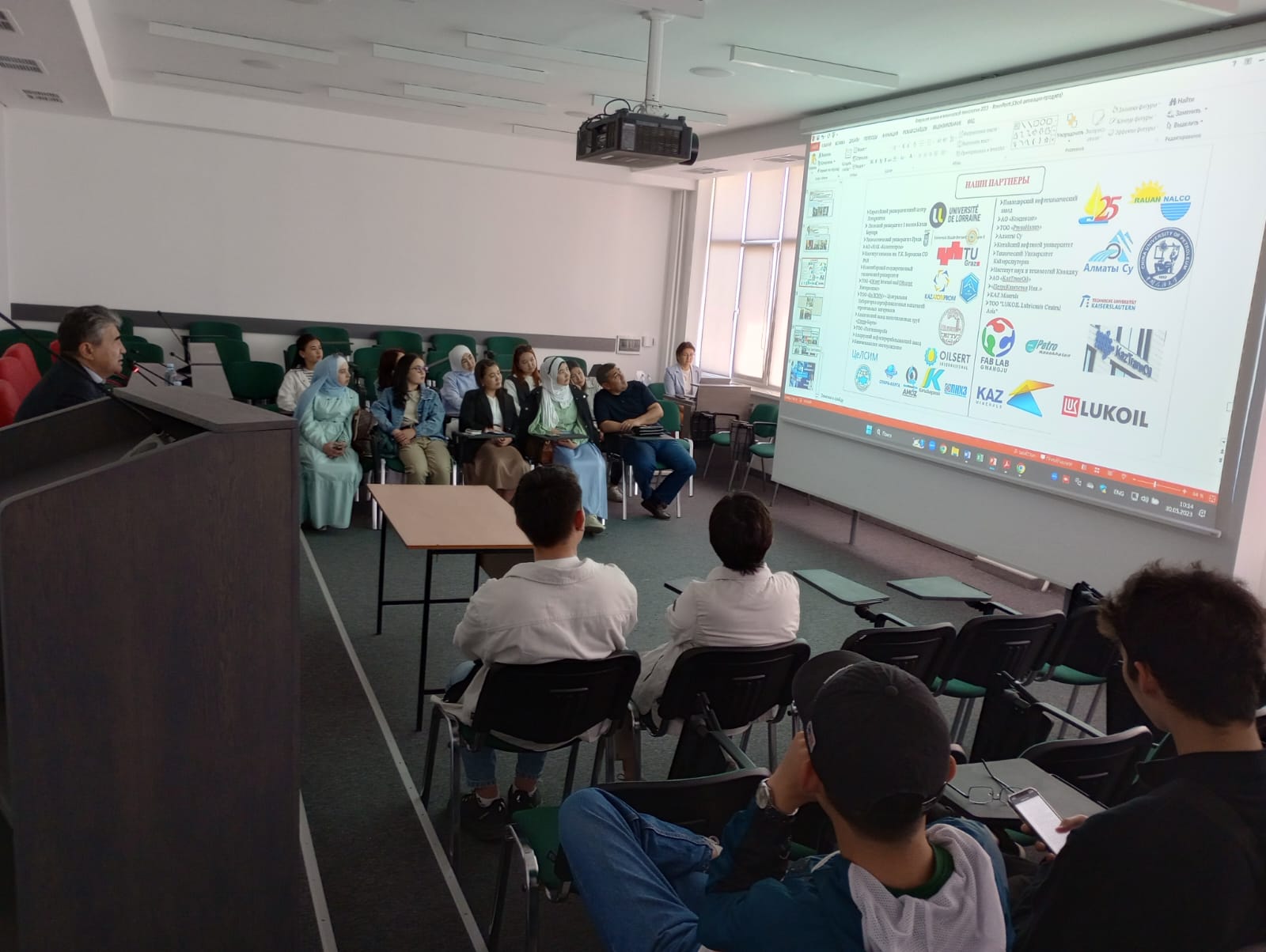 Физикалық химия, катализ және мұнайхимия кафедрасының ОПҚ «Zerdeli International School Shymkent» оқушыларымен кездесу ұйымдастырды