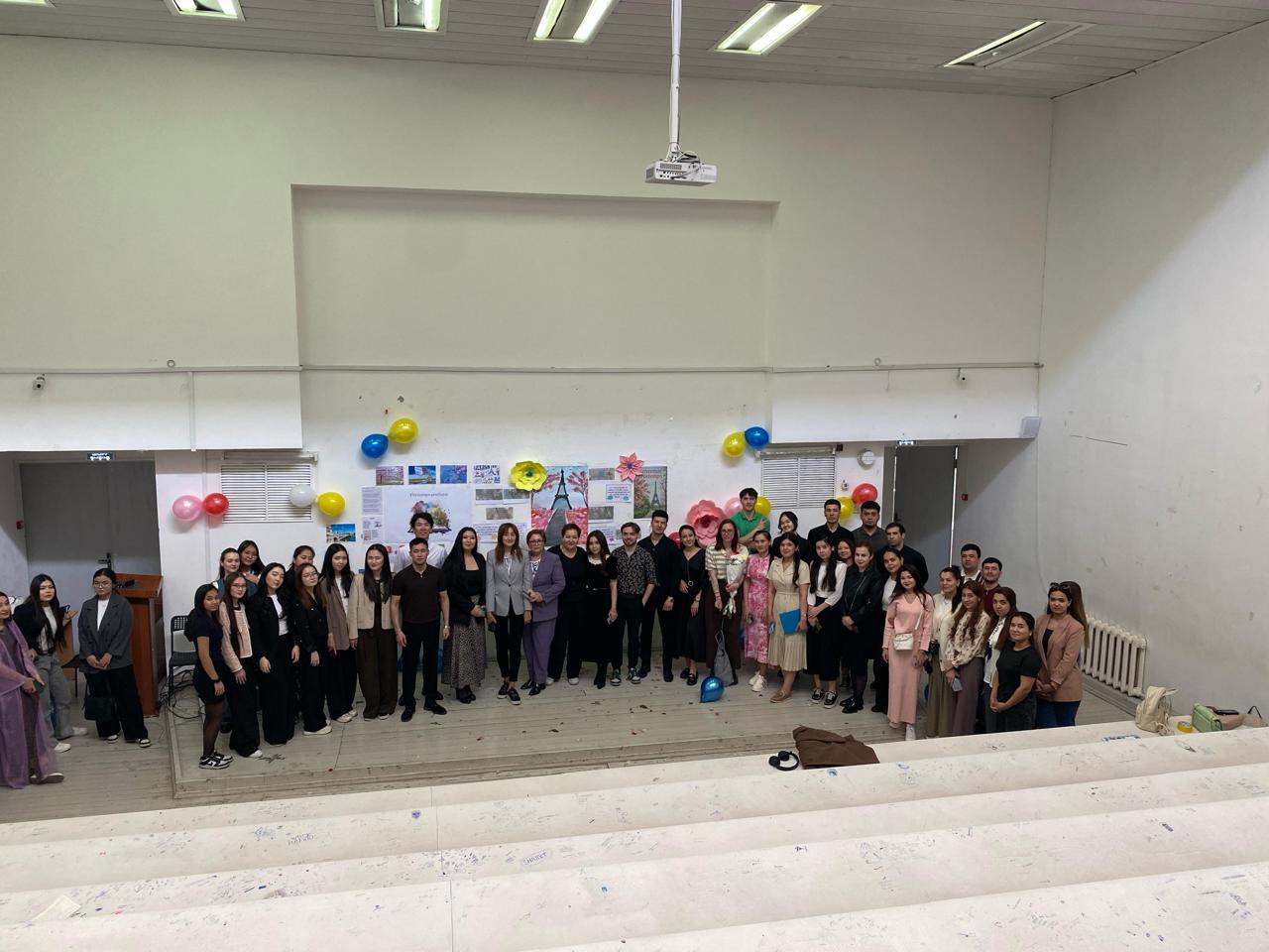 The  demonstration  French-language educational hour on the topic:  “Printemps poétique”