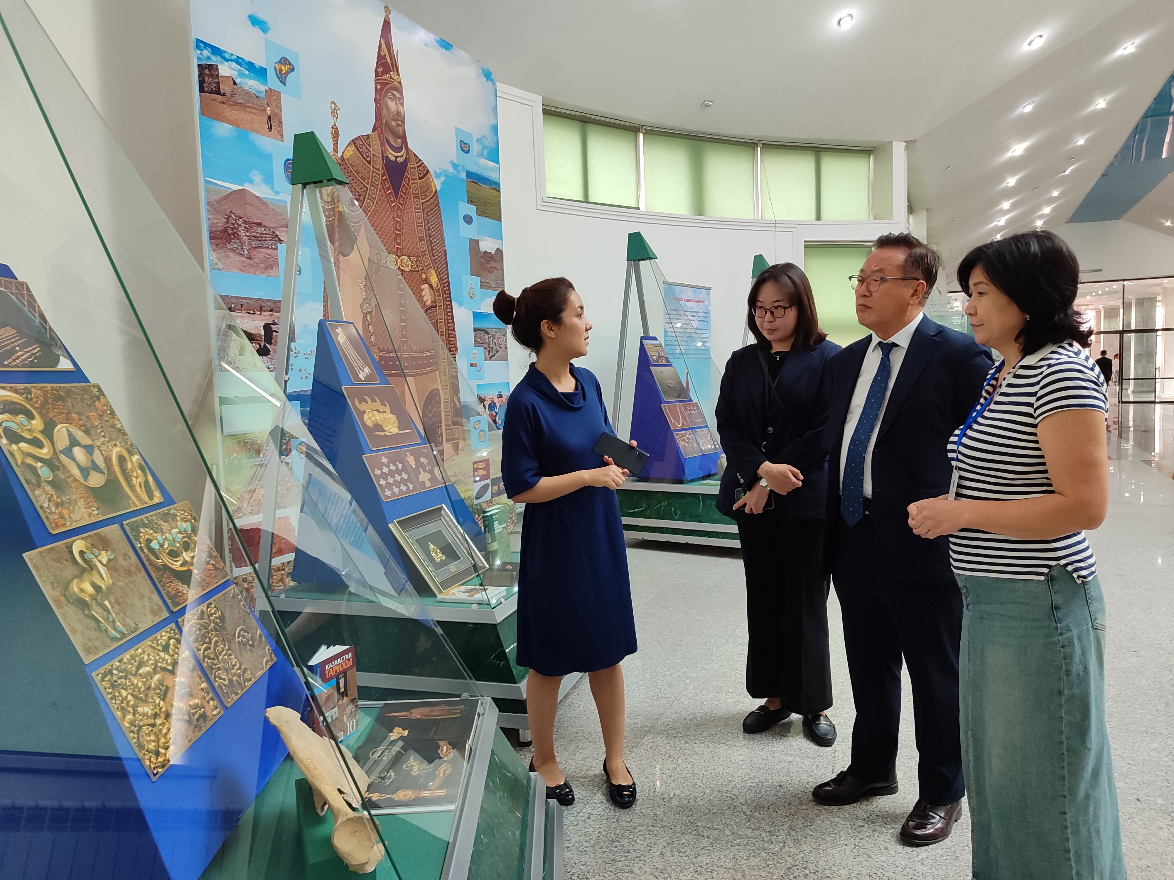 Chairman of the Board - Rector of Al-Farabi KazNU  Zhanseit Tuimebayev met with the delegation headed by the President of Kyongdong University Mr. Lee Jong