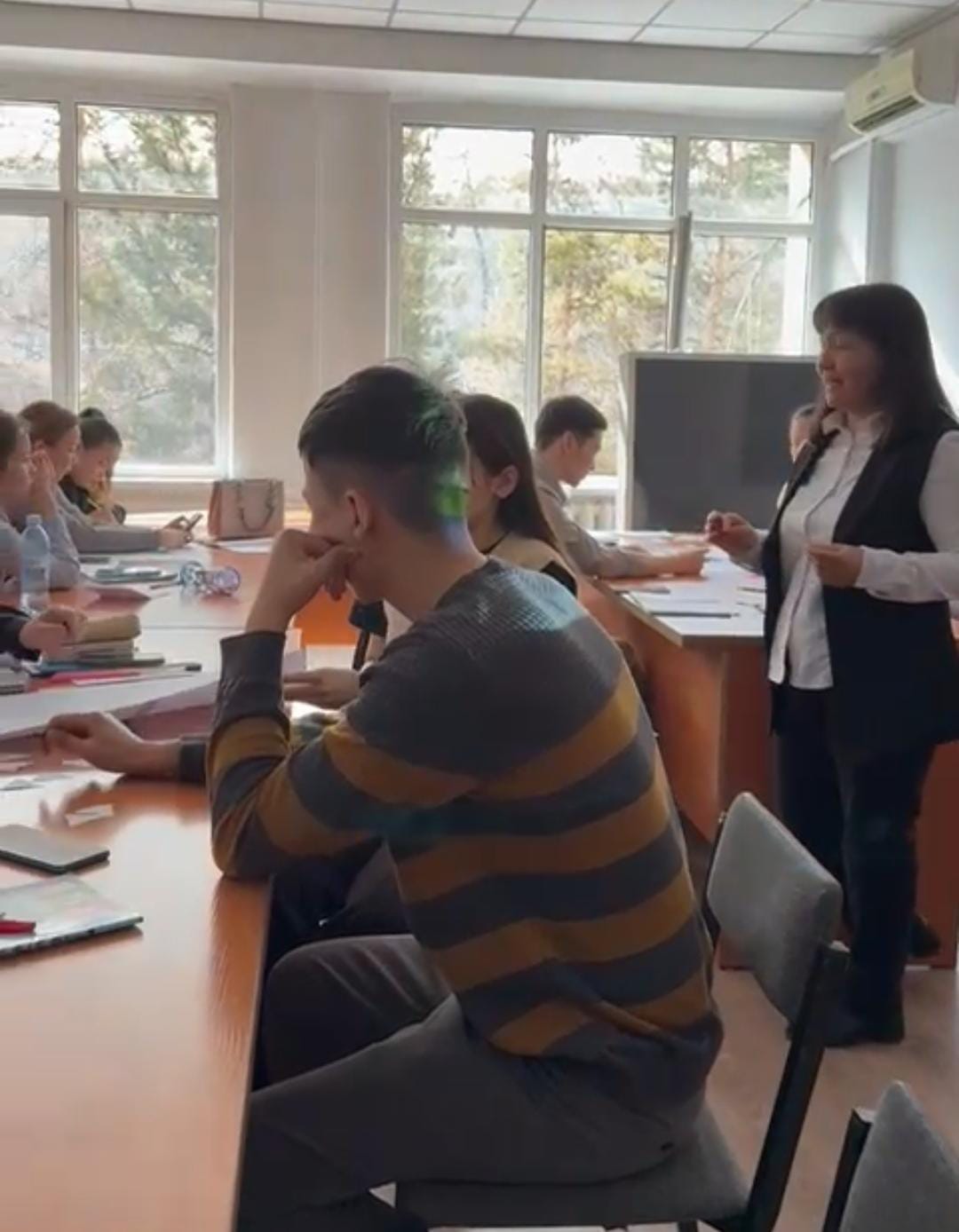 "Abai's Poems and Poetics: Studies by K. Zhumaliev and A. Nurkatov"
