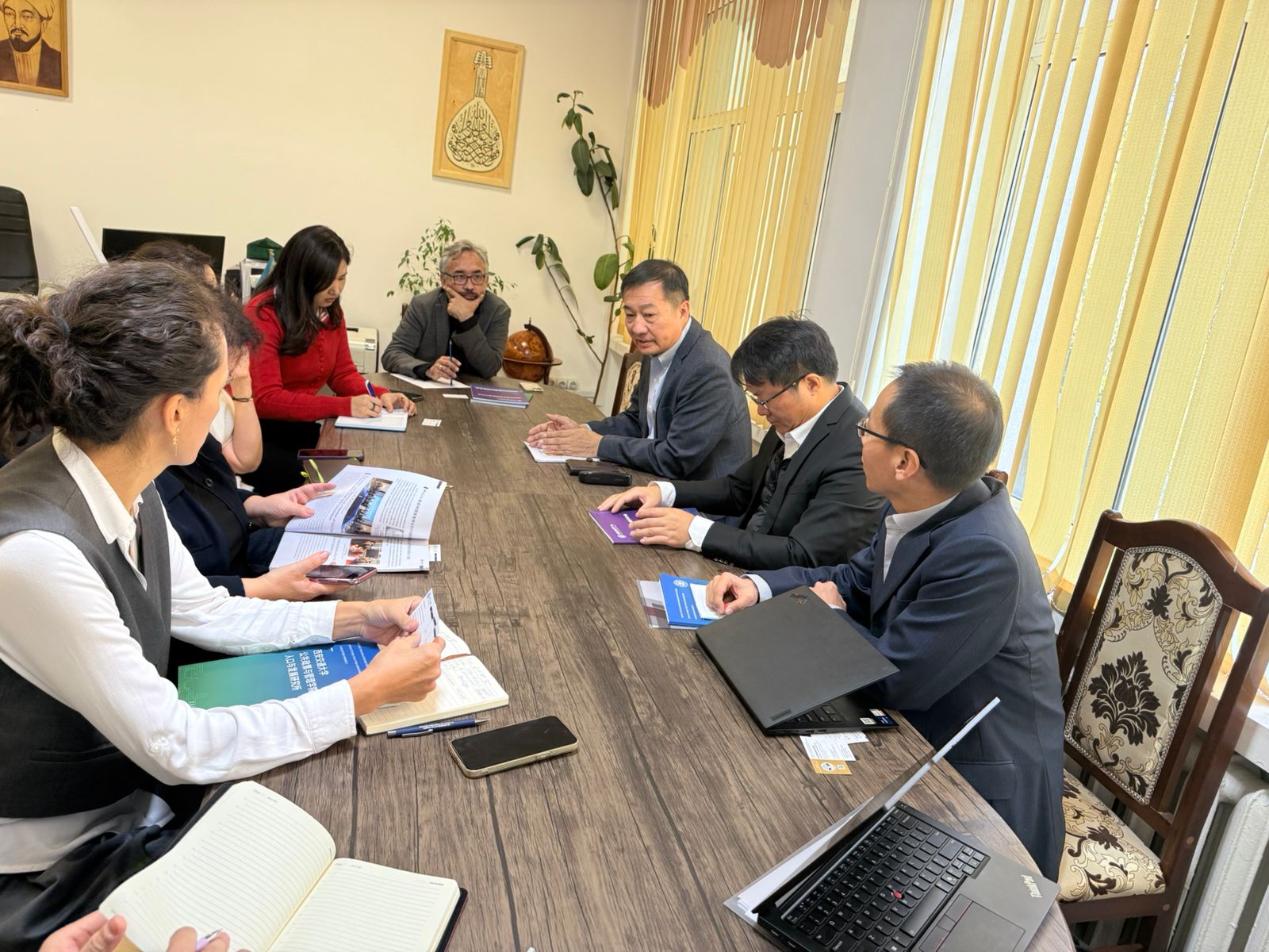 The Faculty of Philosophy and Political Science Received a Delegation from Xi'an Jiaotong University