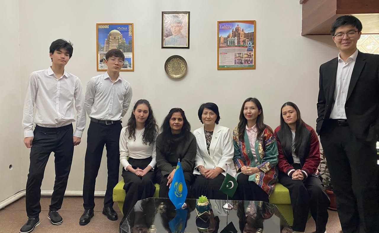 PAKISTAN’S GENERAL CONSULATE IN ALMATY HELD MEETING WITH STUDENTS