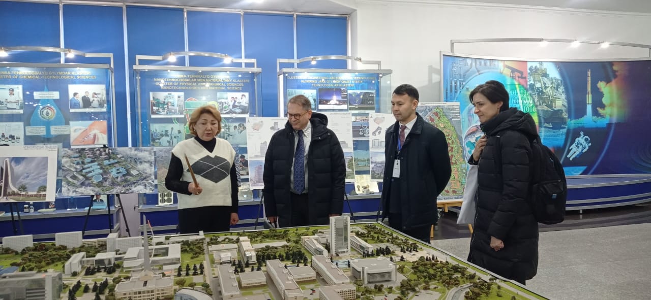 Ambassador Extraordinary and Plenipotentiary of France to Kazakhstan Silvan Giogue is at the University Museum