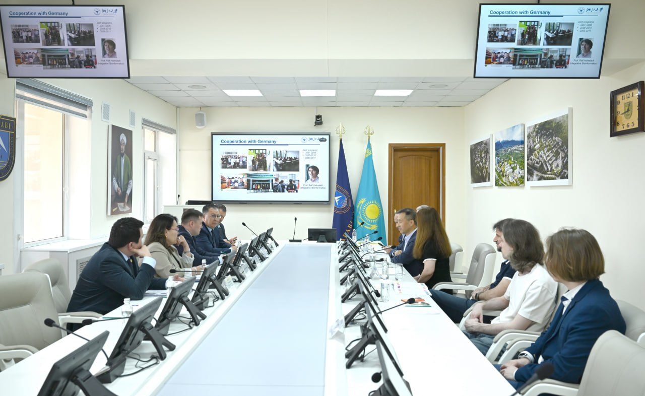 Обсуждены пути развития искусственного интеллекта и нейронауки