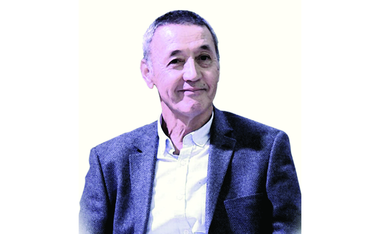 Удостоен почетного звания  академика
