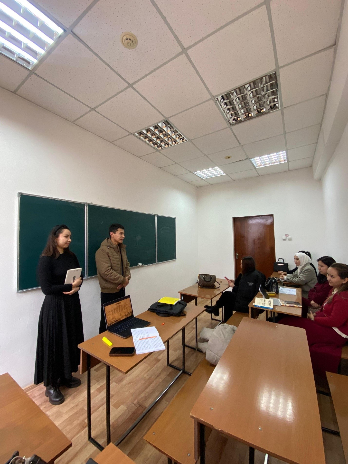 В КазНУ имени аль-Фараби прошла практическая работа на тему «ЦУР-1: Ликвидация бедности и финансовая ответственность студентов»