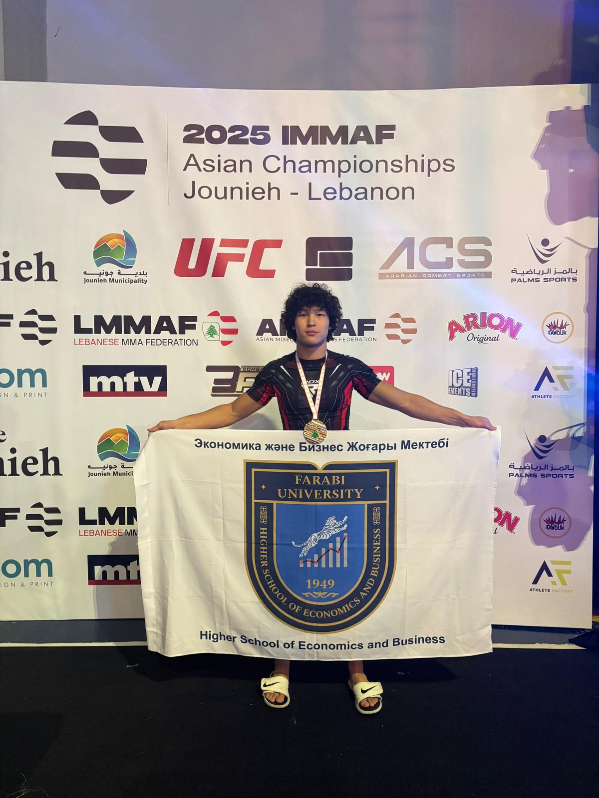 Студент ВШЭБ КазНУ Ораз Эмирхан стал чемпионом Азии на IMMAF-2025.