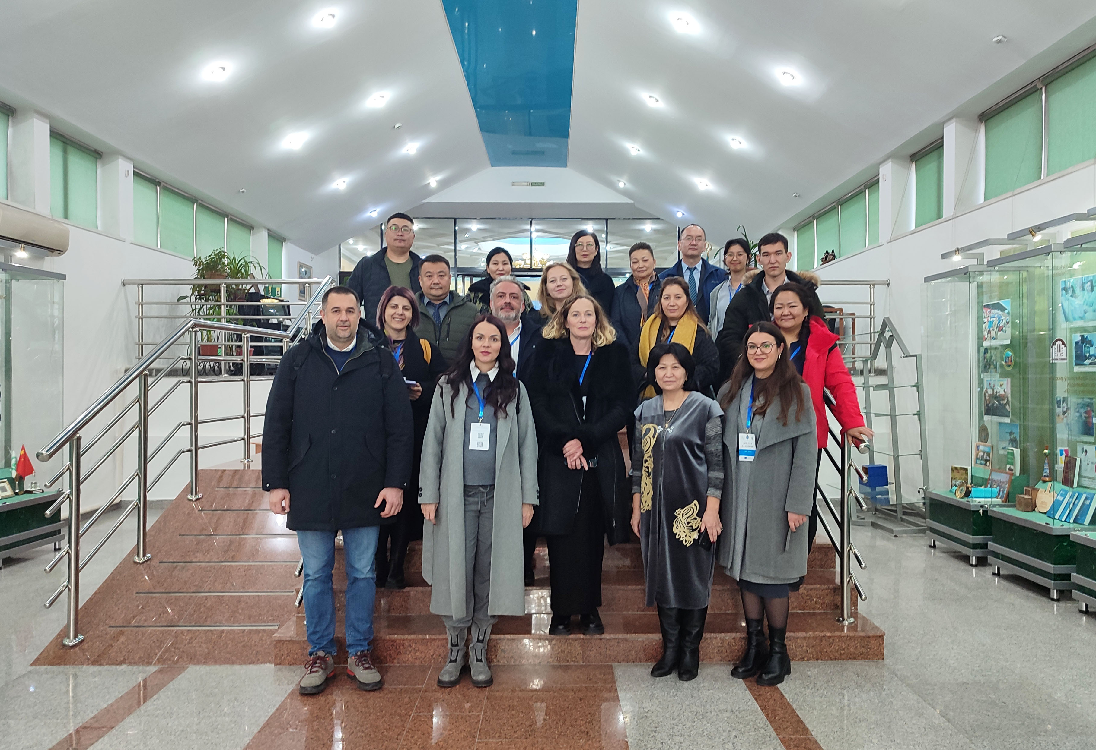 Within the framework of a two-day seminar on the GreenTech Horizons project which began at KazNU, the university museum was visited by project coordinator Professor Daniel Tsirich Lalich, UNS, coordinator of the National Office of Erasmus+ in Kazakhstan Laura Paluanova, Professor Daniel Grakanin and Milena Savkovich, UNS, as well as representatives of universities of Azerbaijan and Mongolia