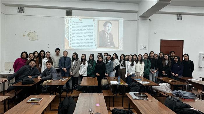 КУРАТОРСКИЙ ЧАС, ПОСВЯЩЕННЫЙ КО ДНЮ РОЖДЕНИЯ КОРОЛЯ ПОЭЗИИ МУКАГАЛИ МАКАТАЕВА