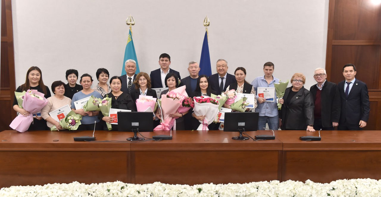 Награждены лучшие сотрудники