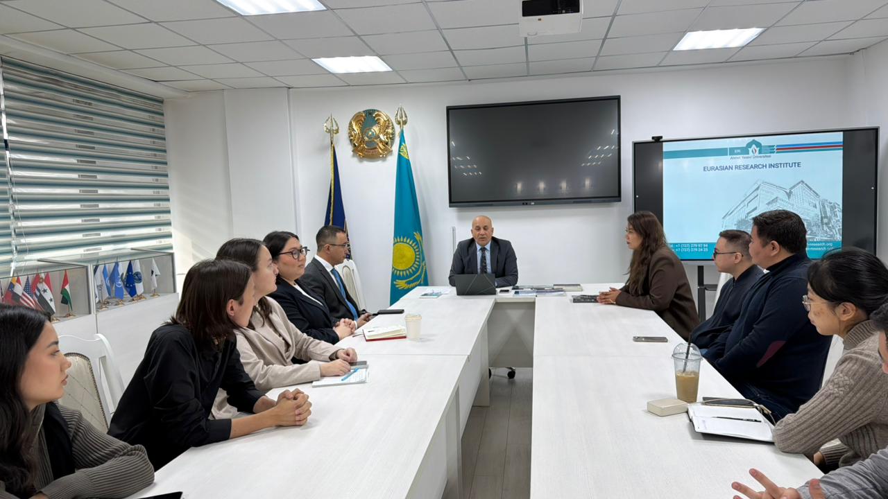 On February 17, 2026, the Faculty of International Relations hosted a guest lecture delivered by Suat Beylur, Director of the Eurasian Research Institute, on the topic: “The Role of the Organization of Turkic States in the Integration Process of the Turkic World.”
