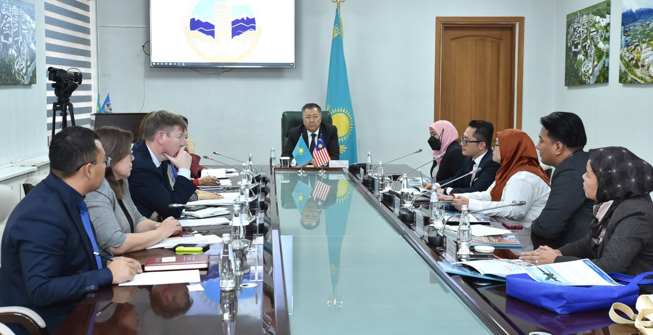 KazNU strengthens ties with Malaysian universities
