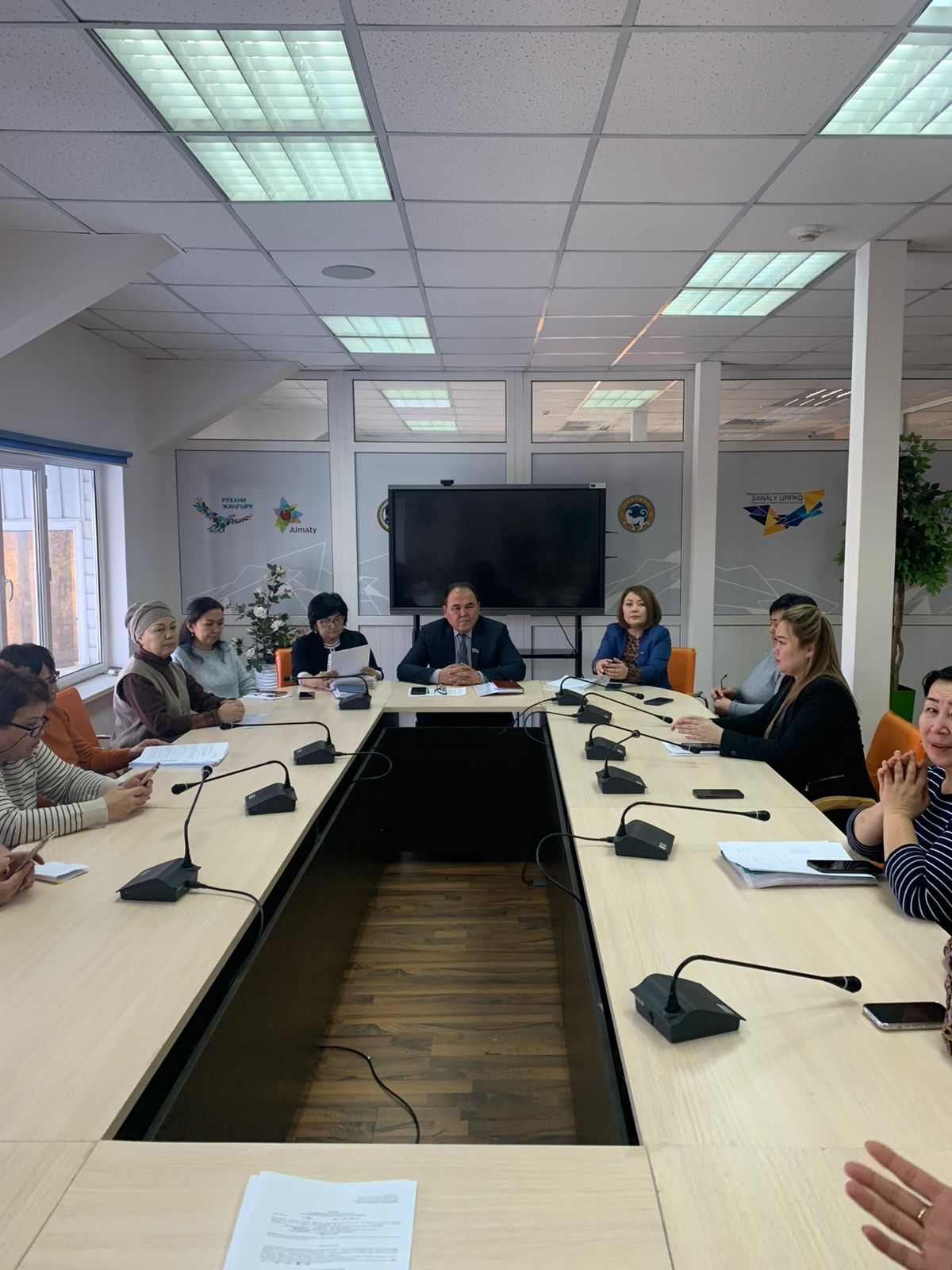 Regular Meeting with Managers of Student Dormitories
